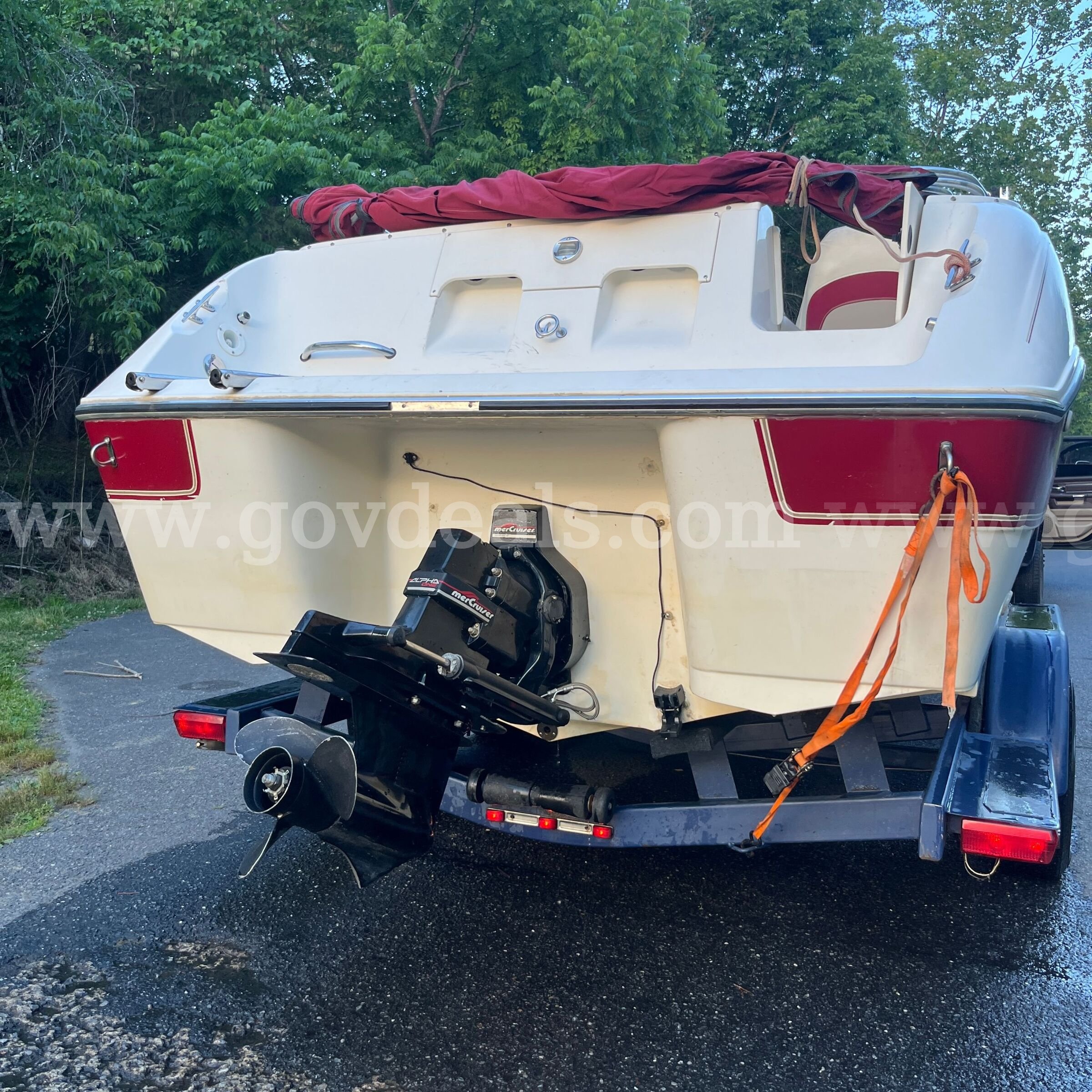 1998 Stingray 220 DS - Runs and Drives Great MerCruiser 240HP - Freshwater Boat Sting Ray 220 Government Surplus Auction - Photo #5