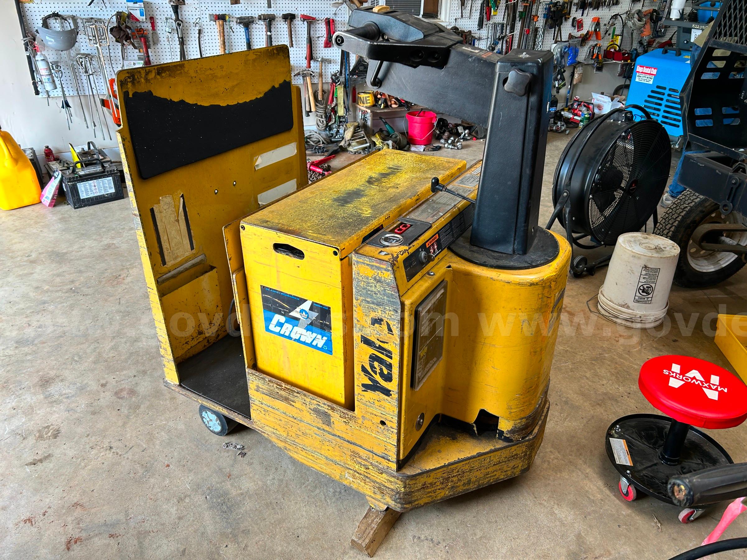 Yale Electric Industrial Truck Electric Tugger Trailer Mover Yale  Government Surplus Auction - Photo #3