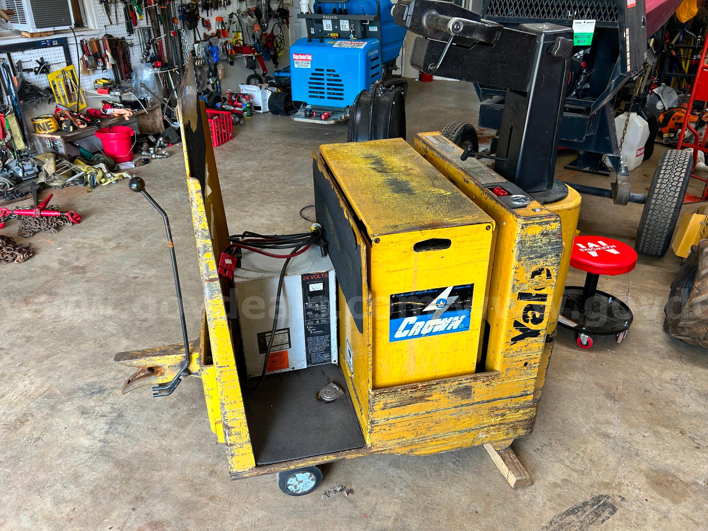 Yale Electric Industrial Truck Electric Tugger Trailer Mover Yale  Government Surplus Auction - Photo #4