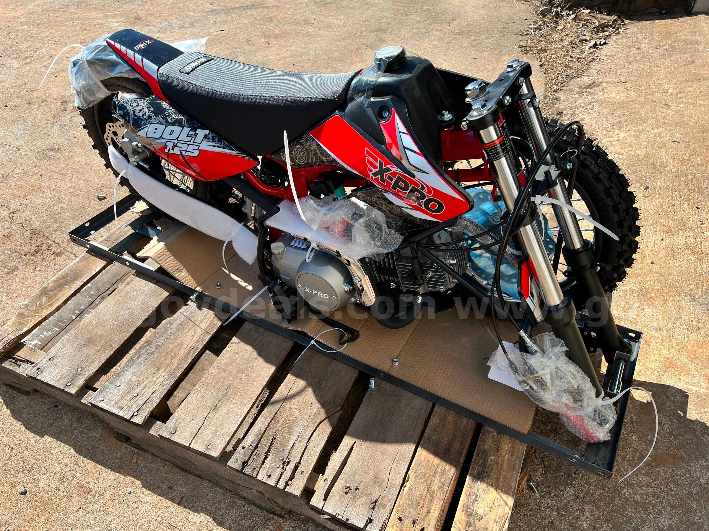 FREE FREIGHT SHIPPING – New 125cc Dirt Bike with Zongshen Engine, 4-Speed, Inverted Forks & Hydraulic Disc Brakes  125cc Government Surplus Auction - Photo #4