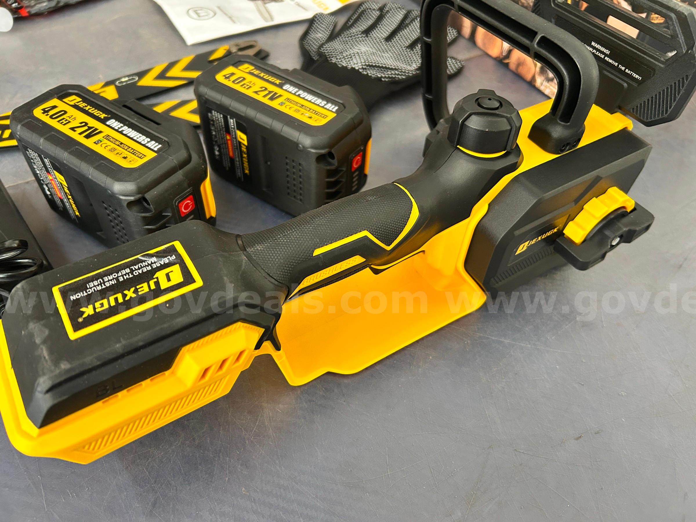 Free Shipping - NEW Factory Sealed - 12" Brushless Cordless Chainsaw –Handheld Electric Chain Saw with 2×4.0Ah Batteries   Government Surplus Auction - Photo #5