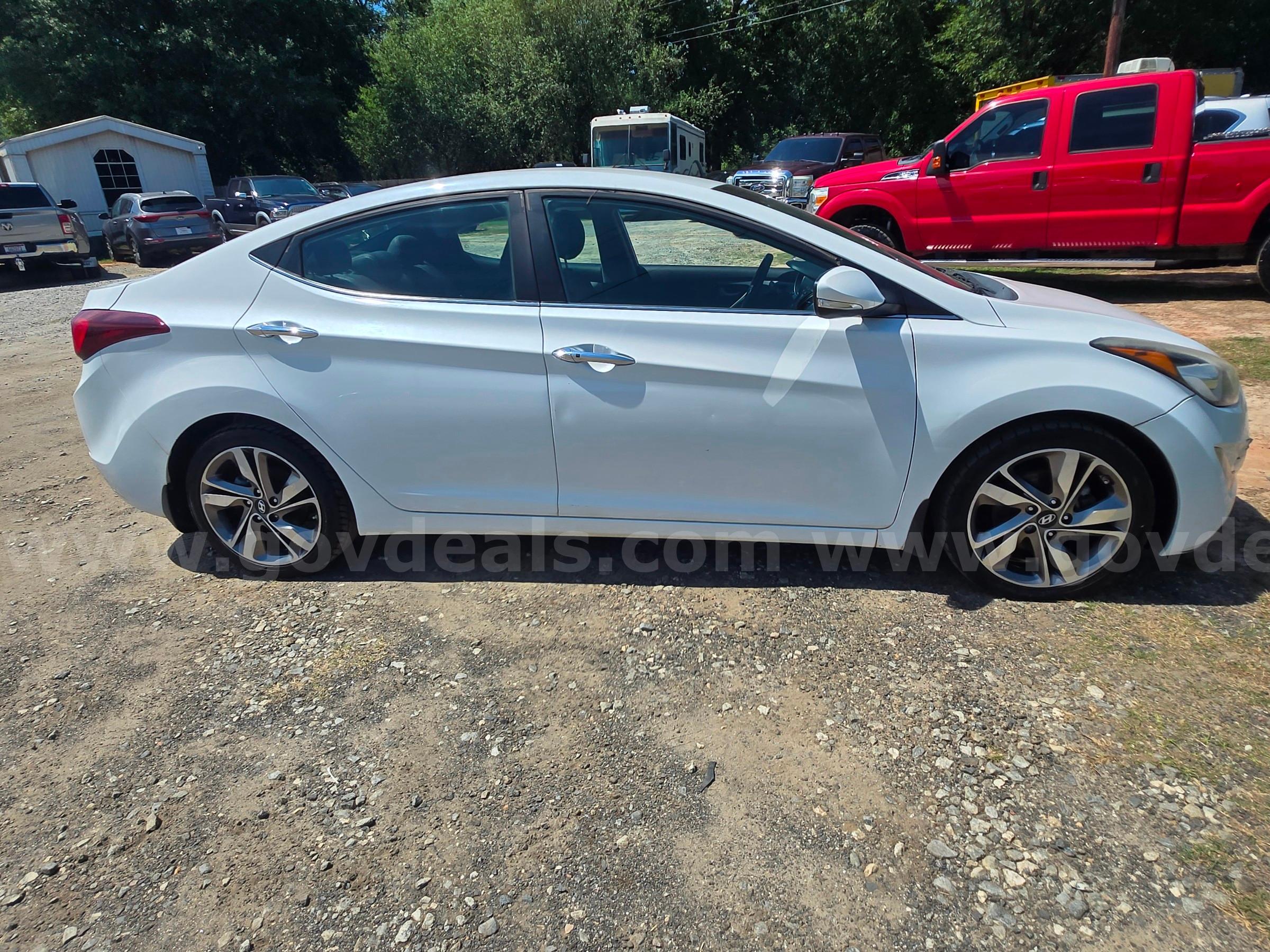 2016 Hyundai Elantra Limited Hyundai Elantra Limited Government Surplus Auction - Photo #4