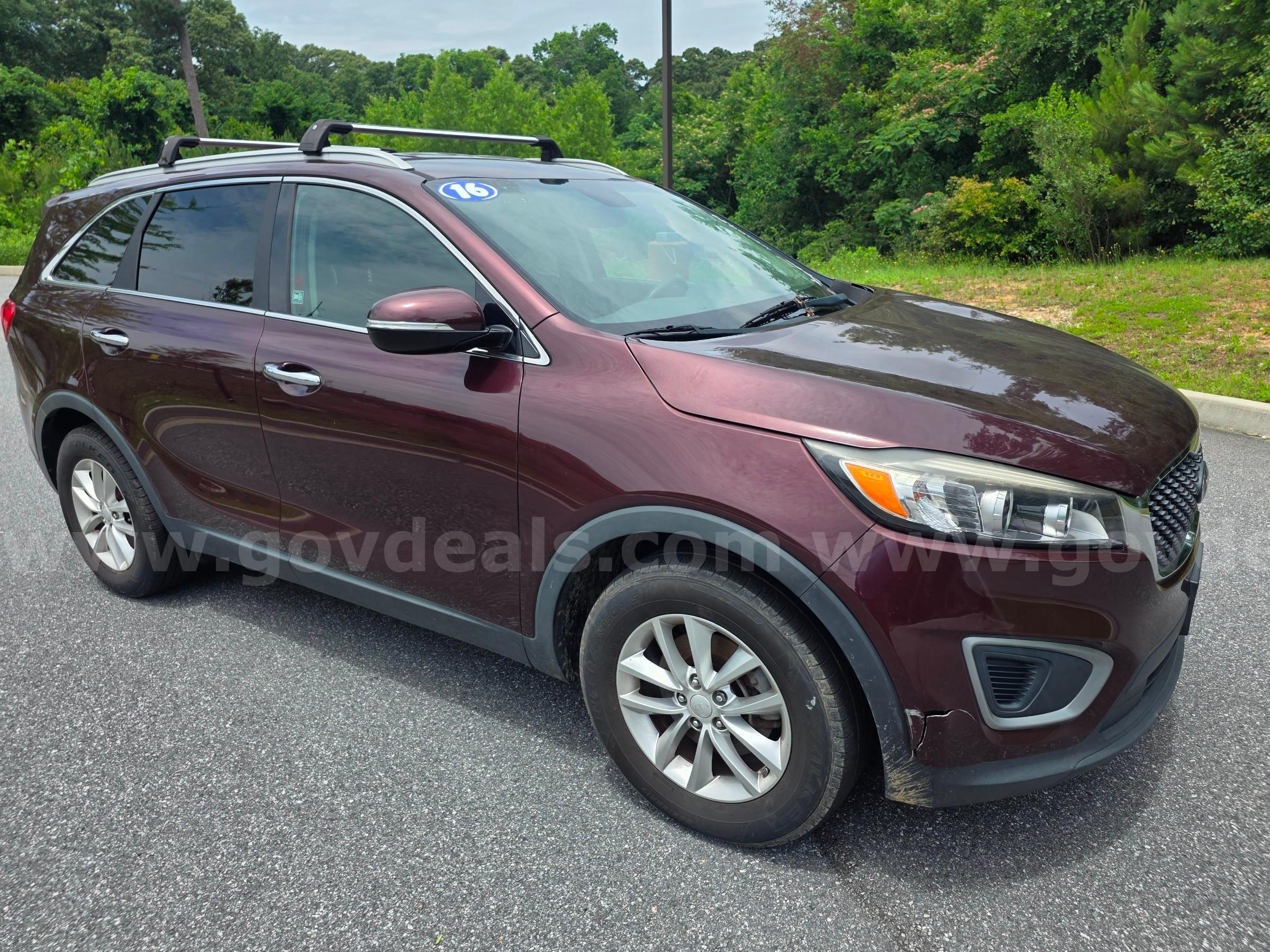 2016 Kia Sorento LX Kia Sorento Government Surplus Auction - Photo #3