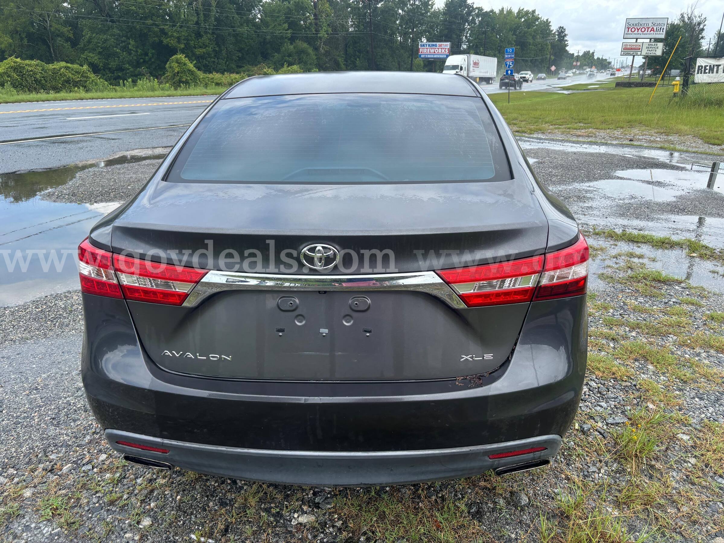 2014 Toyota Avalon XLE Premium Toyota Avalon XLE Premium Government Surplus Auction - Photo #5