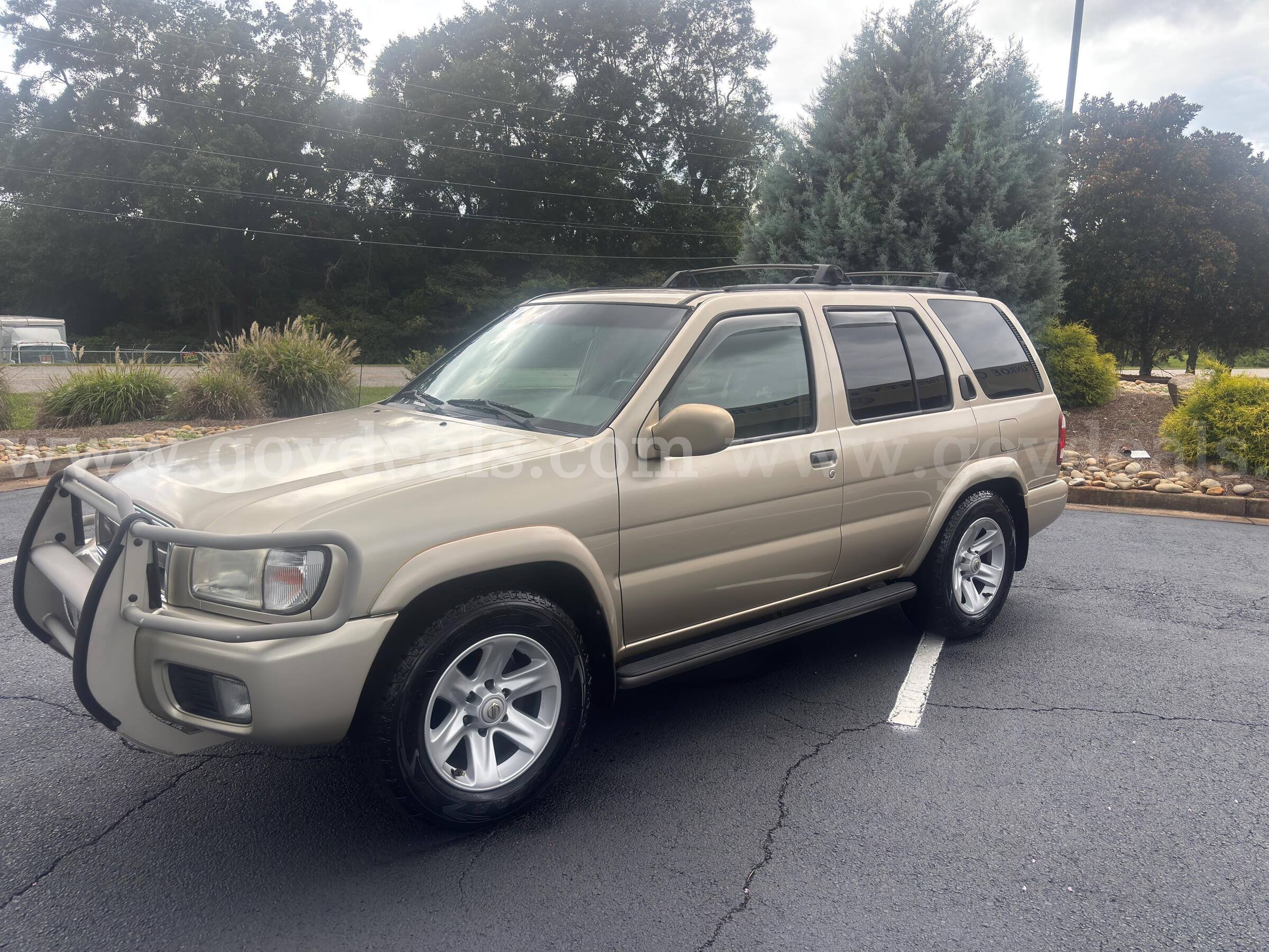 2002 Nissan Pathfinder LE