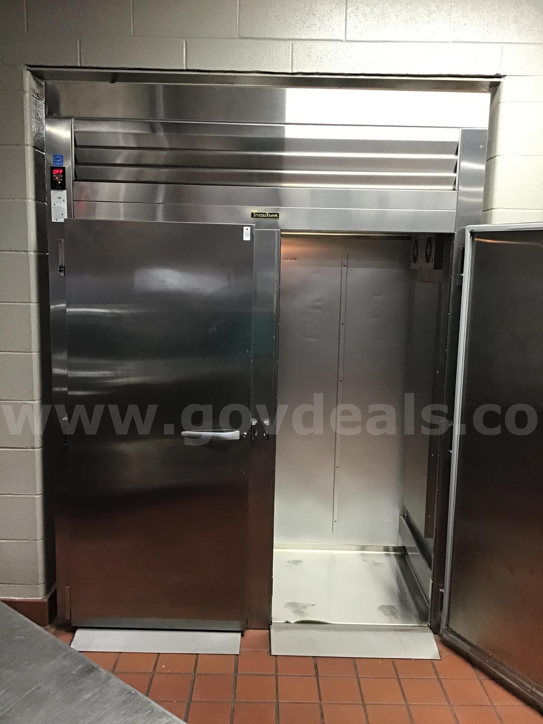 Traulsen  Heated Cabinet, Roll-Thru  AIH232L-FHS Government Surplus Auction - Photo #4