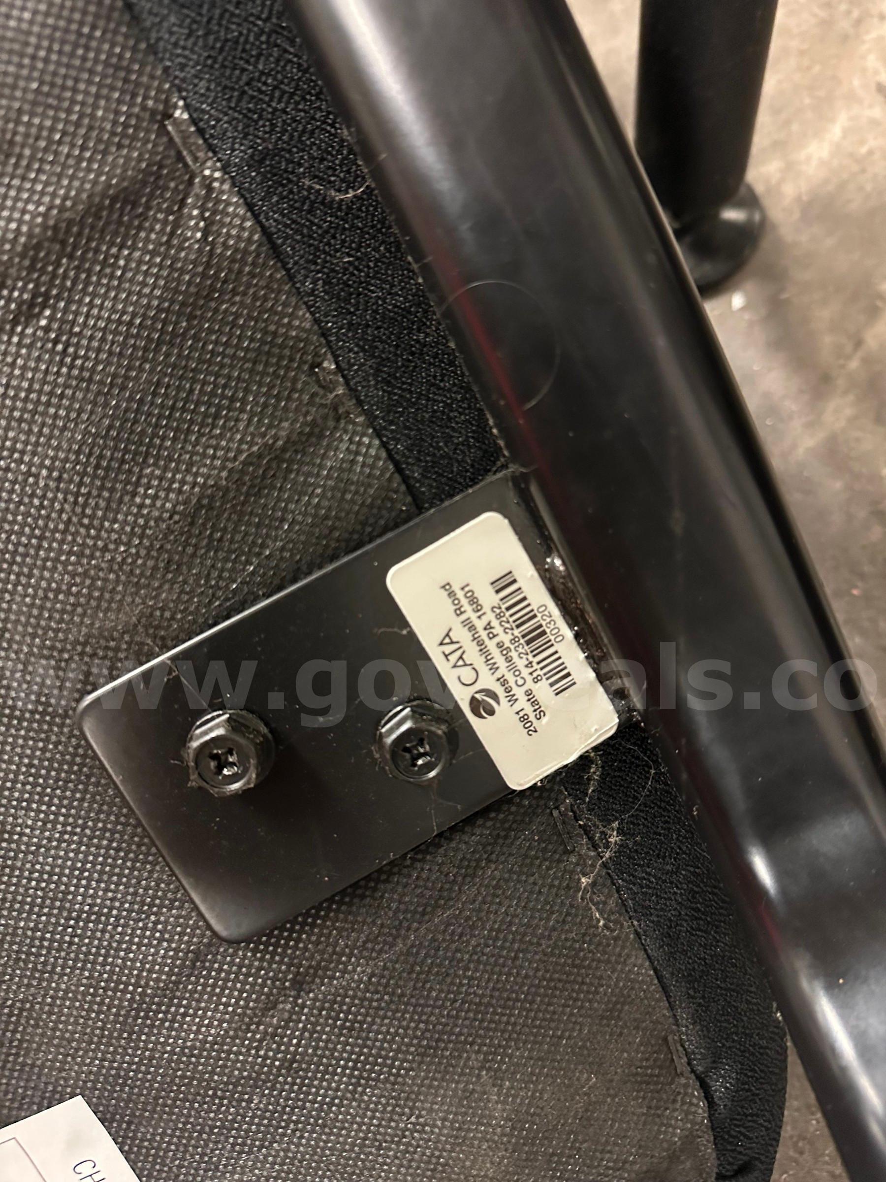 Black Chair   Government Surplus Auction - Photo #3