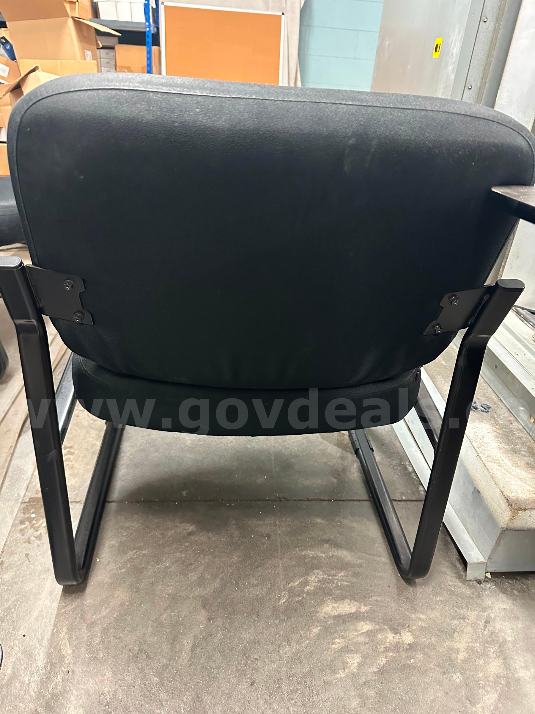 Black Chair   Government Surplus Auction - Photo #2