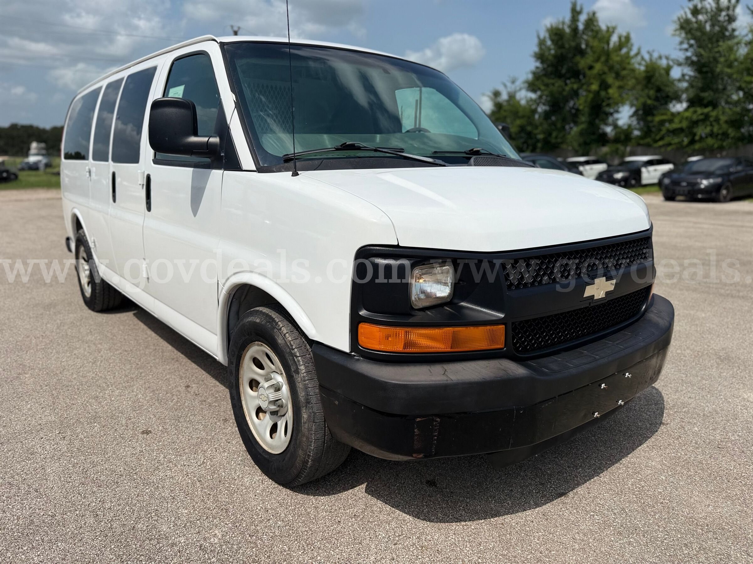 2010 Chevrolet Express Cargo Van V6 Spacious