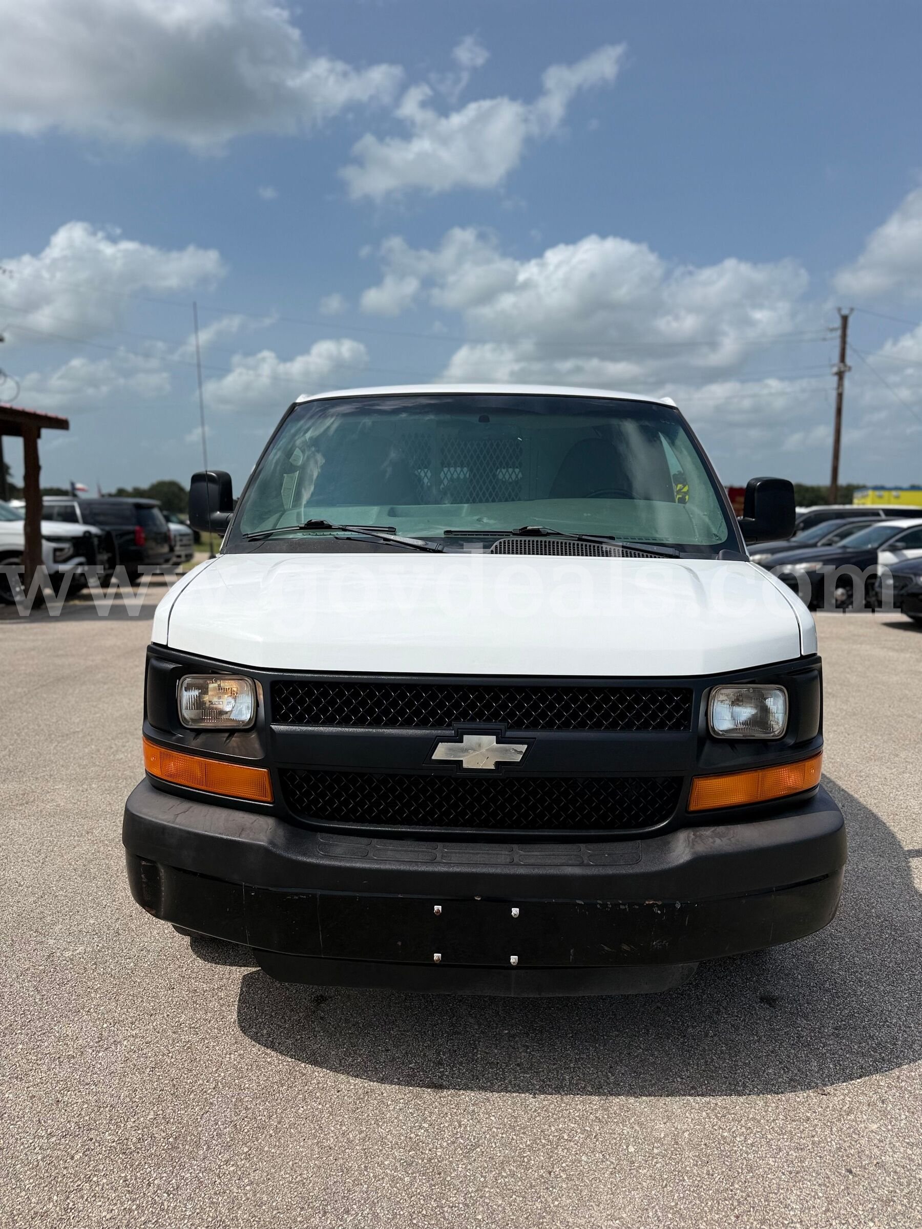 2010 Chevrolet Express Cargo Van V6 Spacious Chevrolet Express Government Surplus Auction - Photo #3