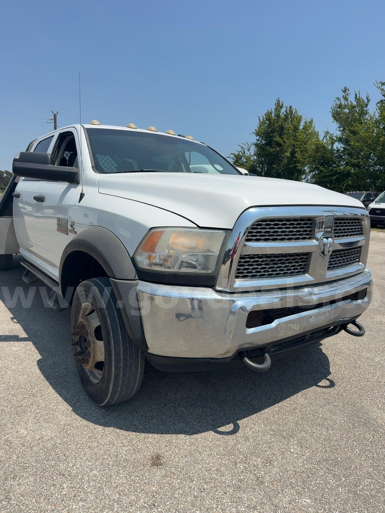 2014 RAM 5500 Heavy Duty Crew Cab 4x4 6.7L Cummins Turbo Diesel Flatbed – 157,934 Miles RAM RAM 5500 Government Surplus Auction - Photo #2