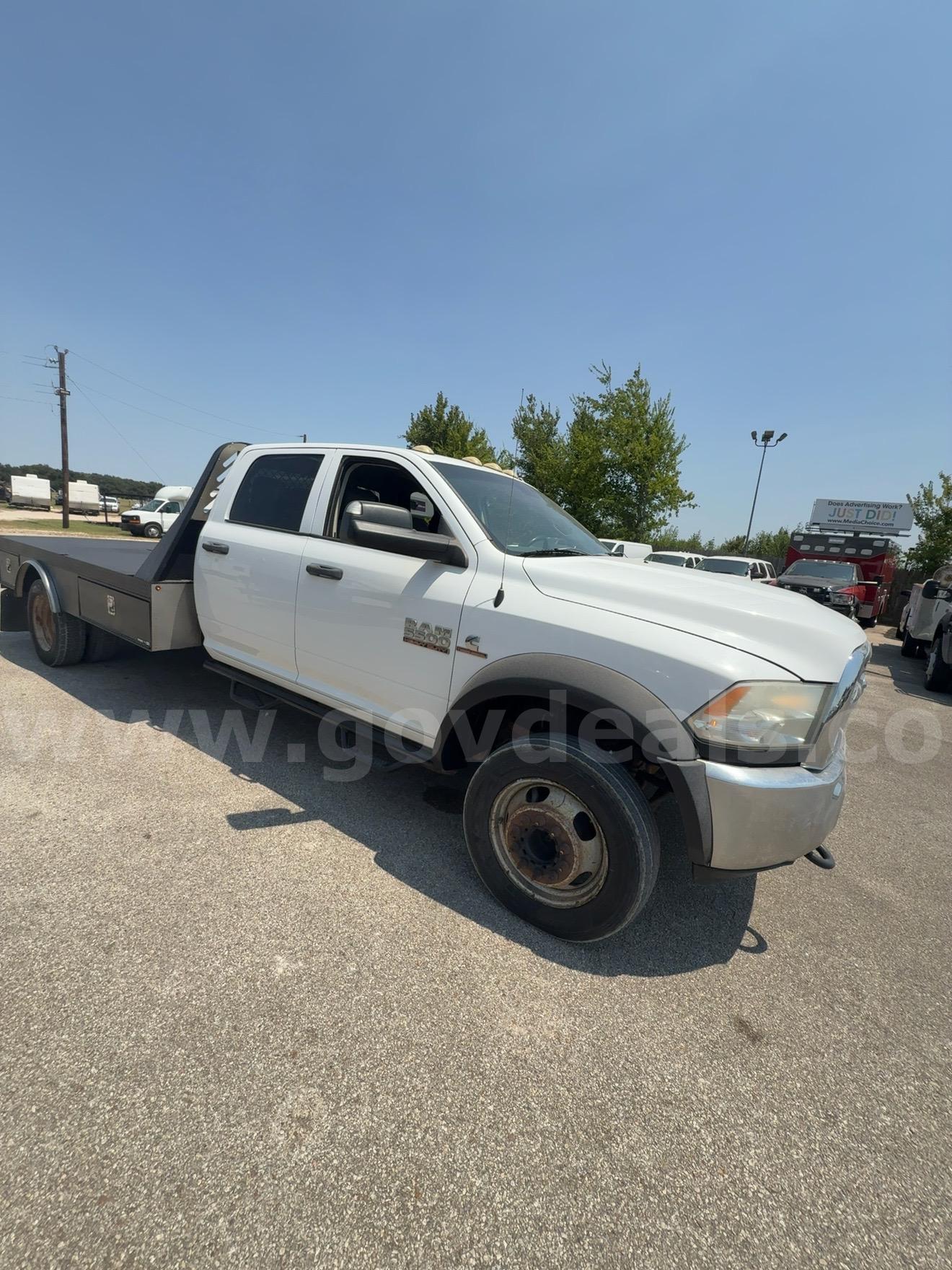 2014 RAM 5500 Heavy Duty Crew Cab 4x4 6.7L Cummins Turbo Diesel Flatbed – 157,934 Miles RAM RAM 5500 Government Surplus Auction - Photo #5