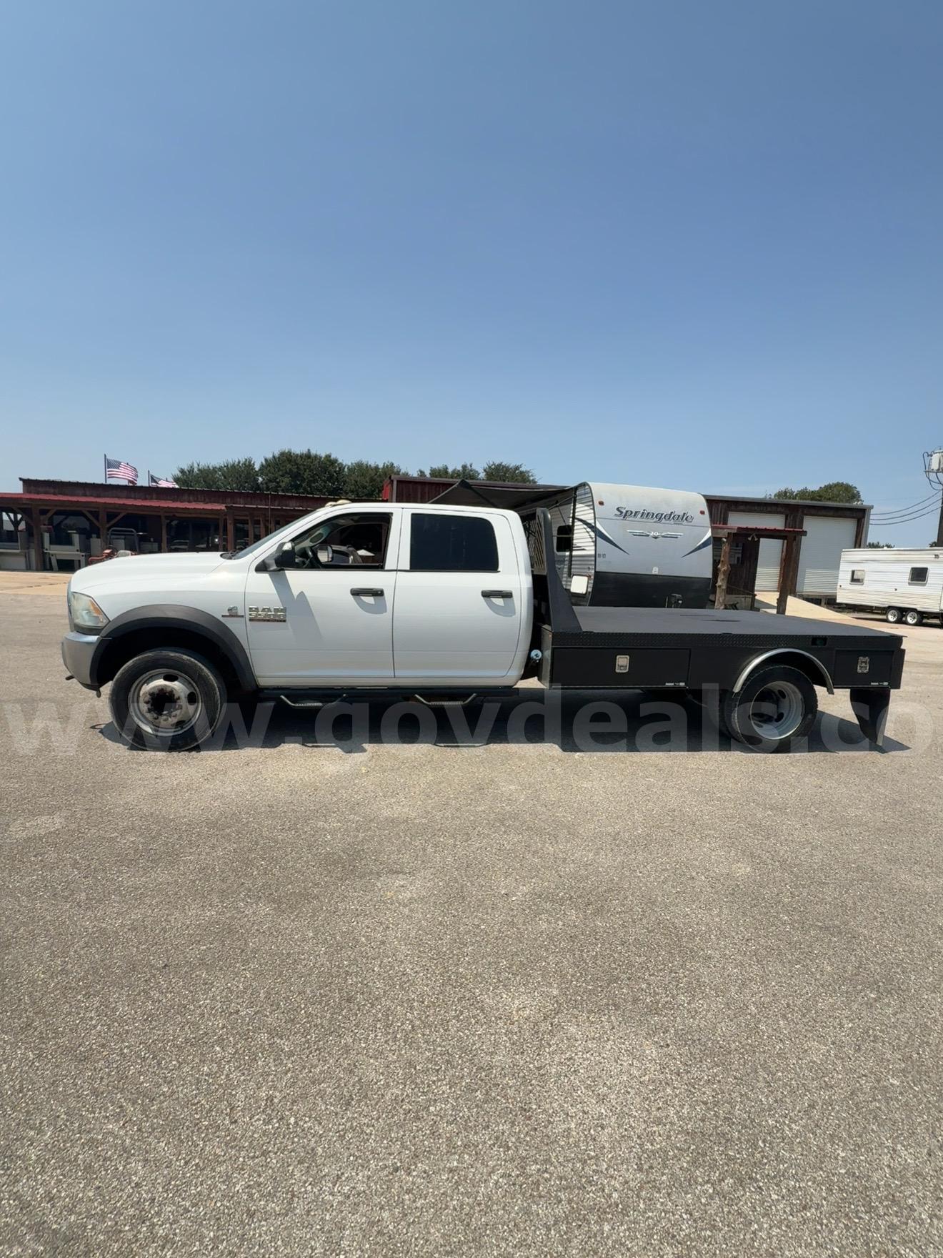 2014 RAM 5500 Heavy Duty Crew Cab 4x4 6.7L Cummins Turbo Diesel Flatbed – 157,934 Miles RAM RAM 5500 Government Surplus Auction - Photo #6