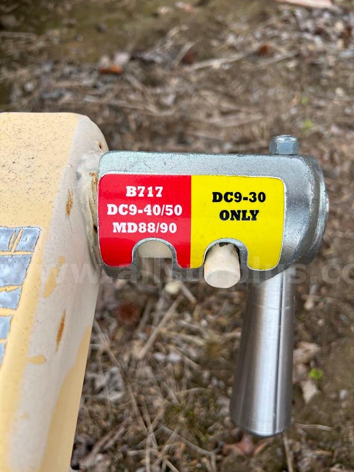 2000 Clyde 15F2352 2000-DC9, 717, MD80 Towbar Clyde 717 Government Surplus Auction - Photo #5