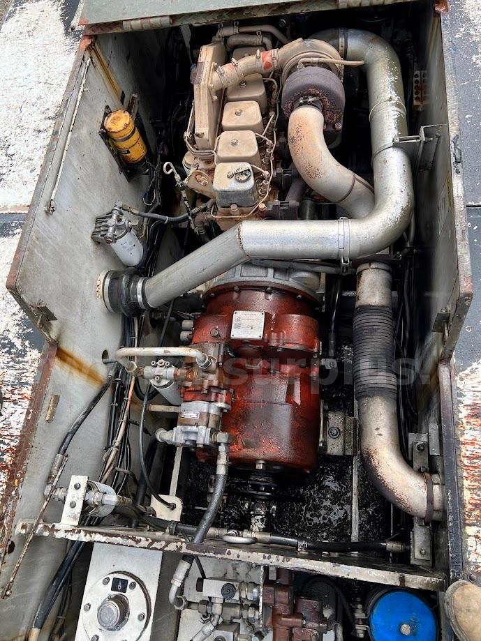 Simmons-Rand Paymover T400 Wide Body Push Back Tractor Simmons-Rand Paymover T400 Government Surplus Auction - Photo #4