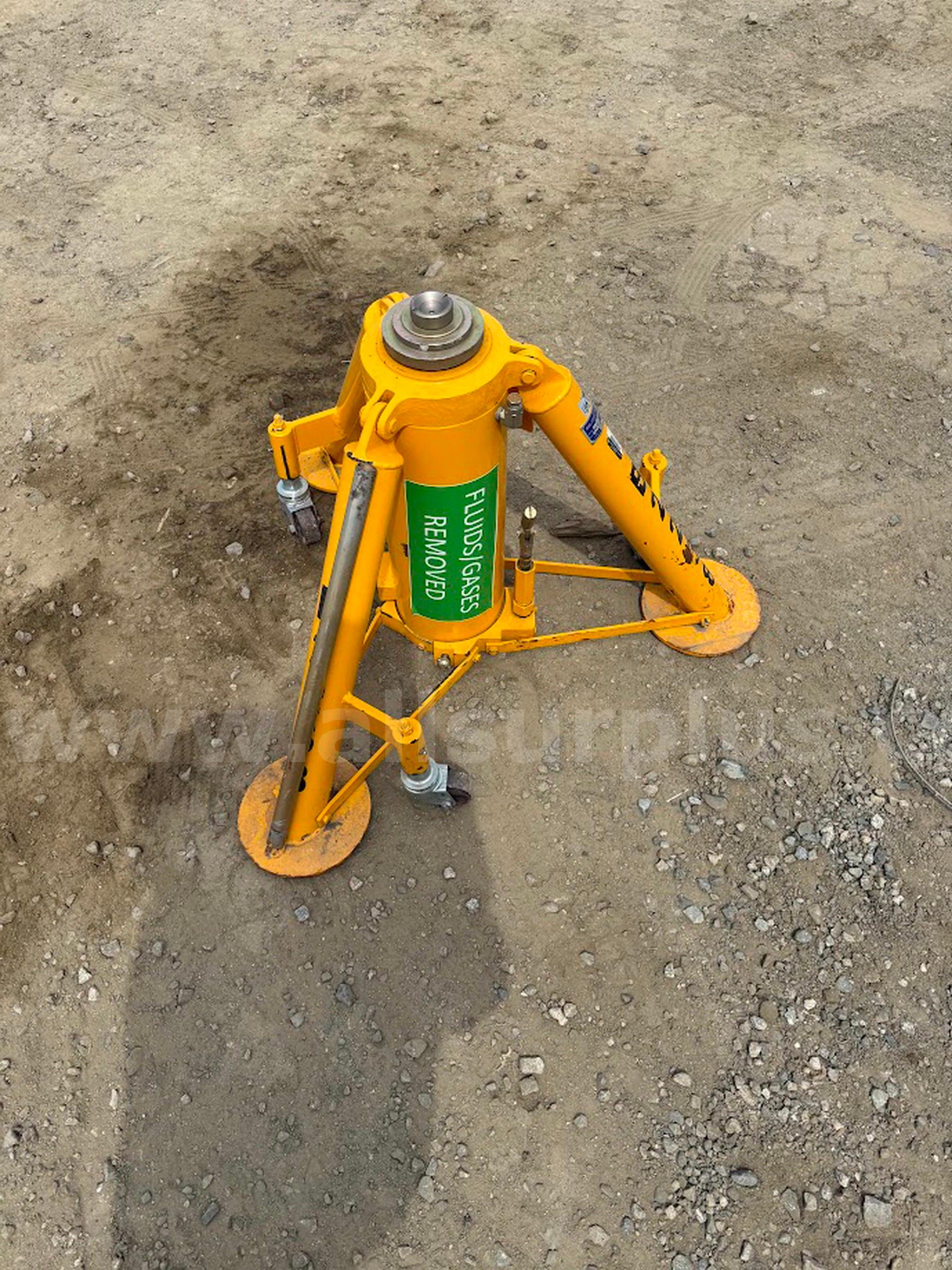 2ea. Malabar 7210B 10 Ton Tripod Jack Malabar 7210B Government Surplus Auction - Photo #3