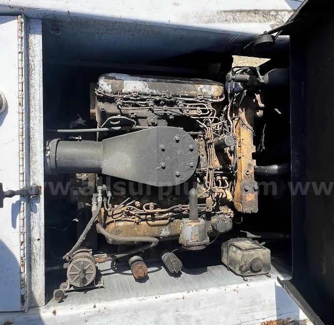 FMC/Jetline B500 is a heavy-duty aircraft pushback tractor FMC/Jetline B500 Government Surplus Auction - Photo #6