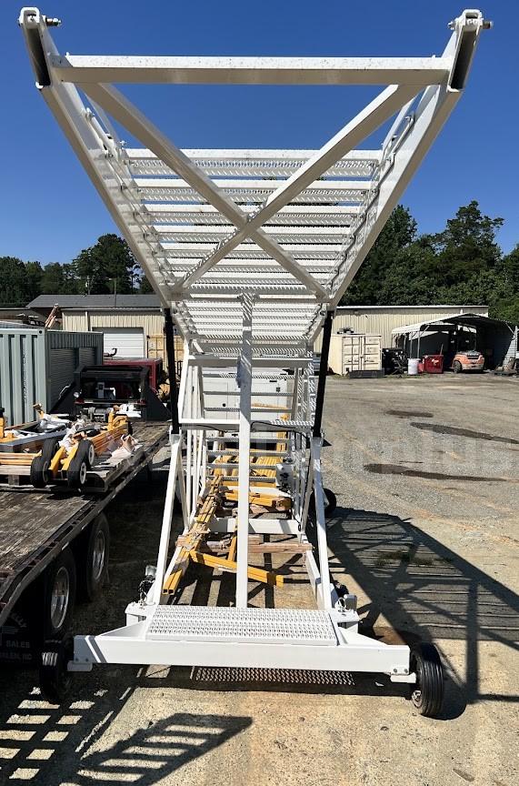 2026 Clyde 15F2698  10' to 19' Maintenance /Crew Stairs Clyde 15F2698 Government Surplus Auction - Photo #3