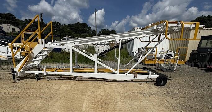 2026 CLyde MX/Crew Stair 15F2011 Adjustable Maintenace/ Crew Stair Clyde Machines MX/Crew Stair 15F2011 Government Surplus Auction - Photo #2