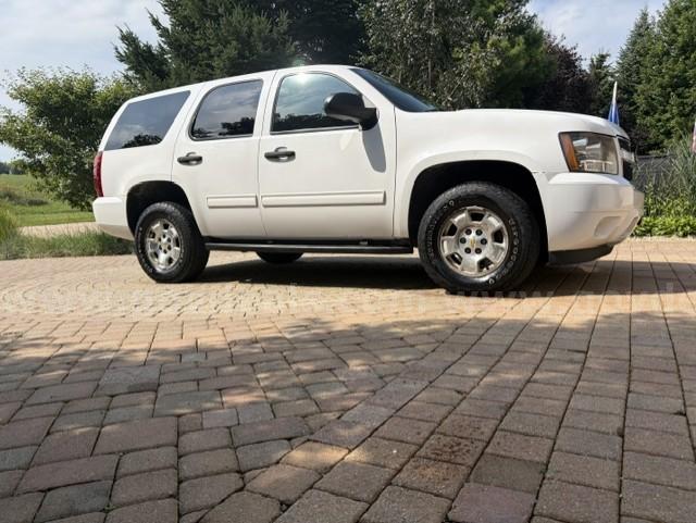 2011 Chevy Tahoe 4x4 5.3 Flex Fuel Clean Fully Loaded Low Miles Chevy Tahoe Government Surplus Auction - Photo #2