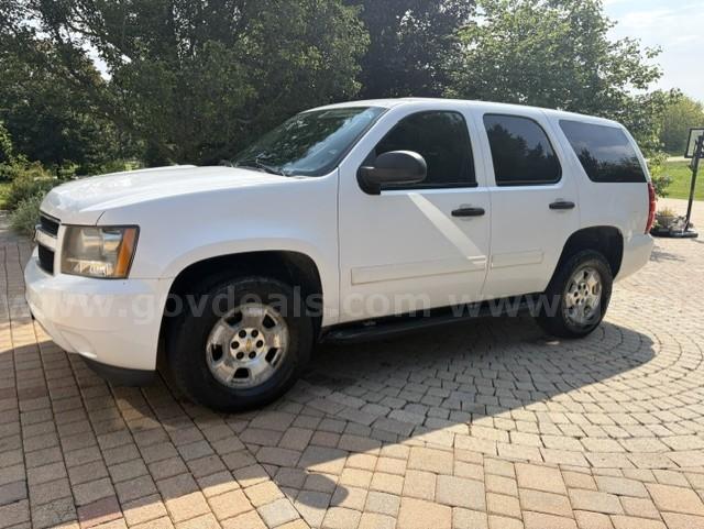 2011 Chevy Tahoe 4x4 5.3 Flex Fuel Clean Fully Loaded Low Miles Chevy Tahoe Government Surplus Auction - Photo #3