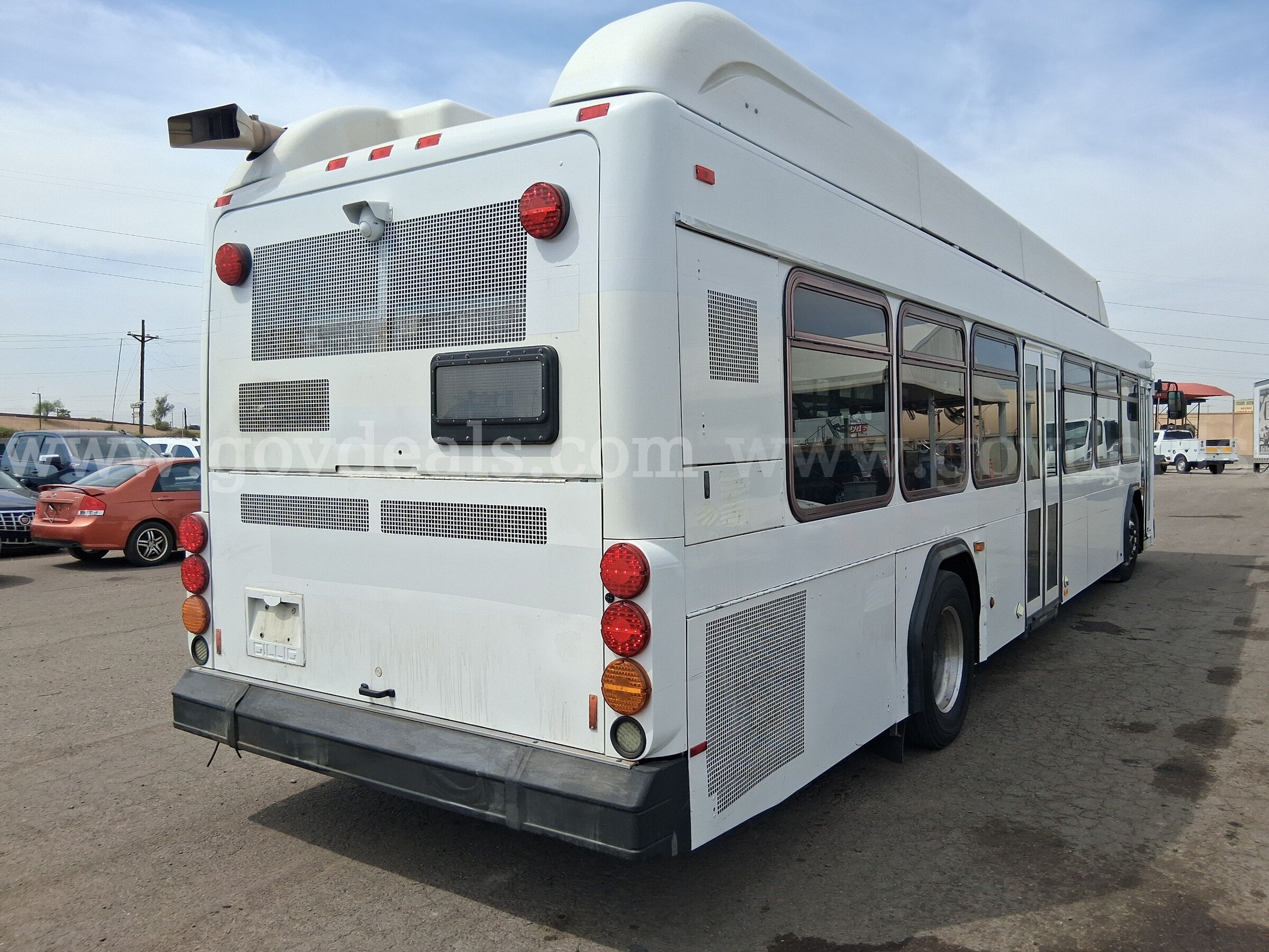 2016 Gillig Low Floor Gillig Low Floor Government Surplus Auction - Photo #2