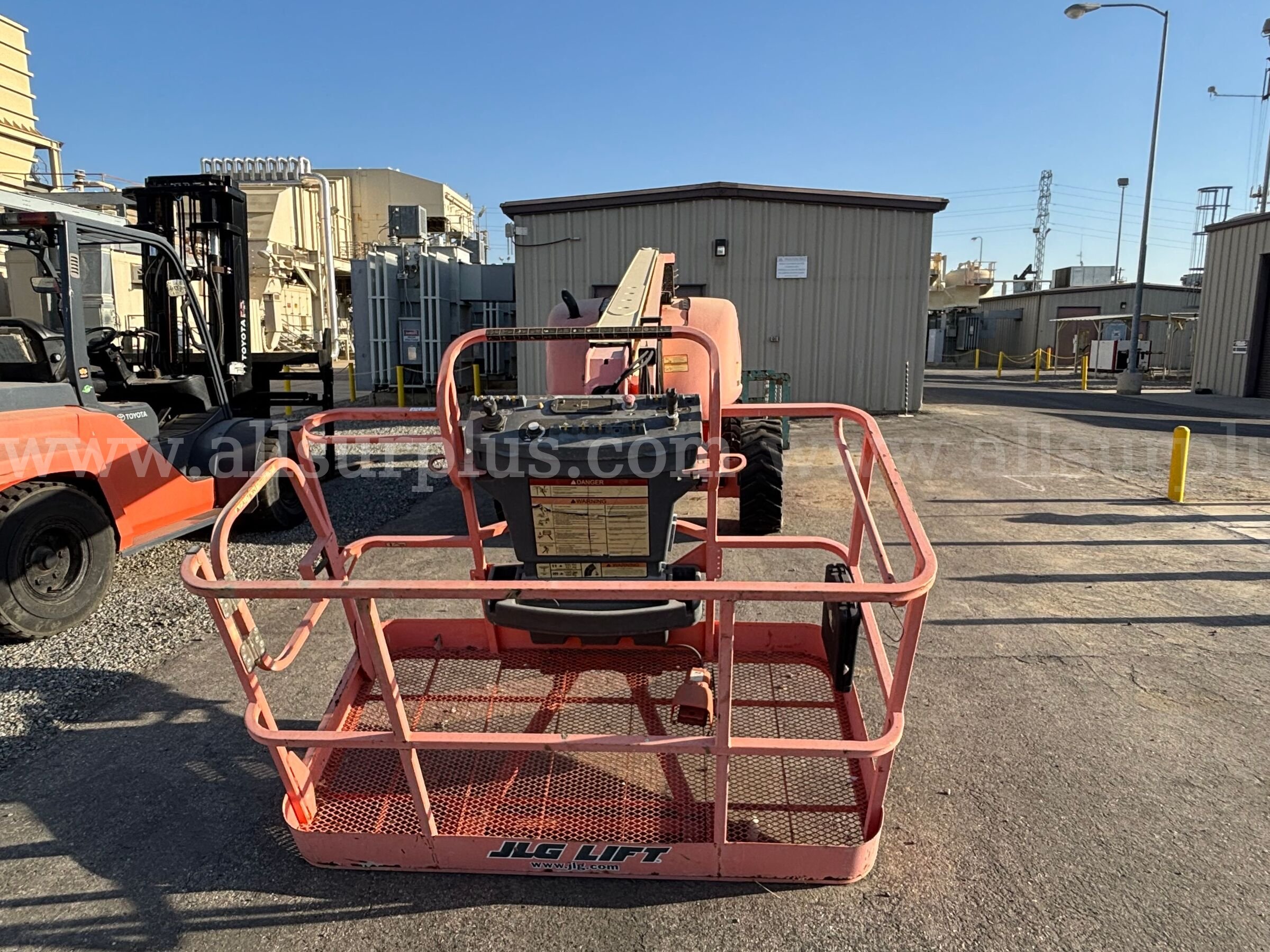 Boom Lift, JLG Industries, 600AN, 2009 JLG 600AN Government Surplus Auction - Photo #2