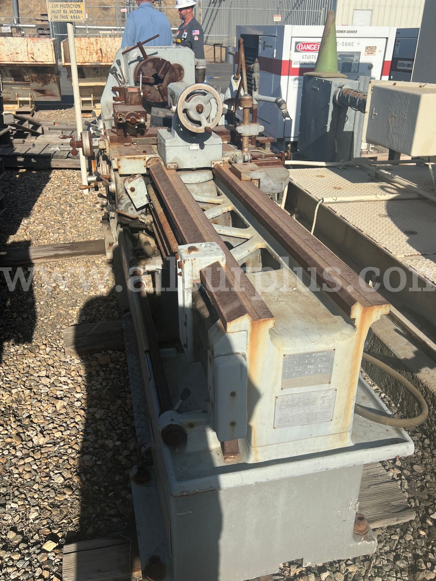 Lathe, Ji 530 x 2000, 220V, 60Hz, Qty 1  530 Government Surplus Auction - Photo #6