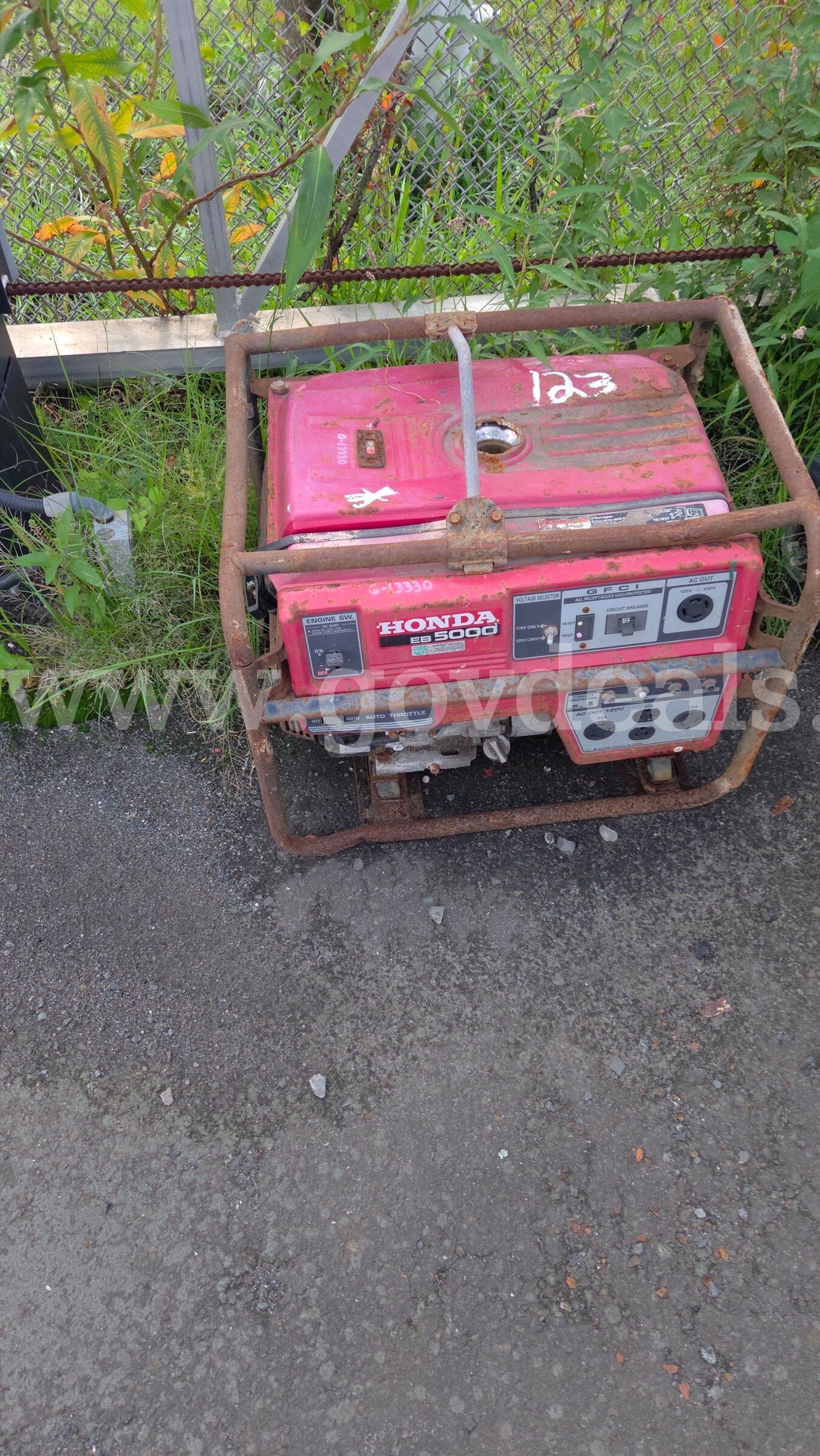 1997 Honda EB5000 industrial gas generator Honda EB5000 Government Surplus Auction - Primary Photo