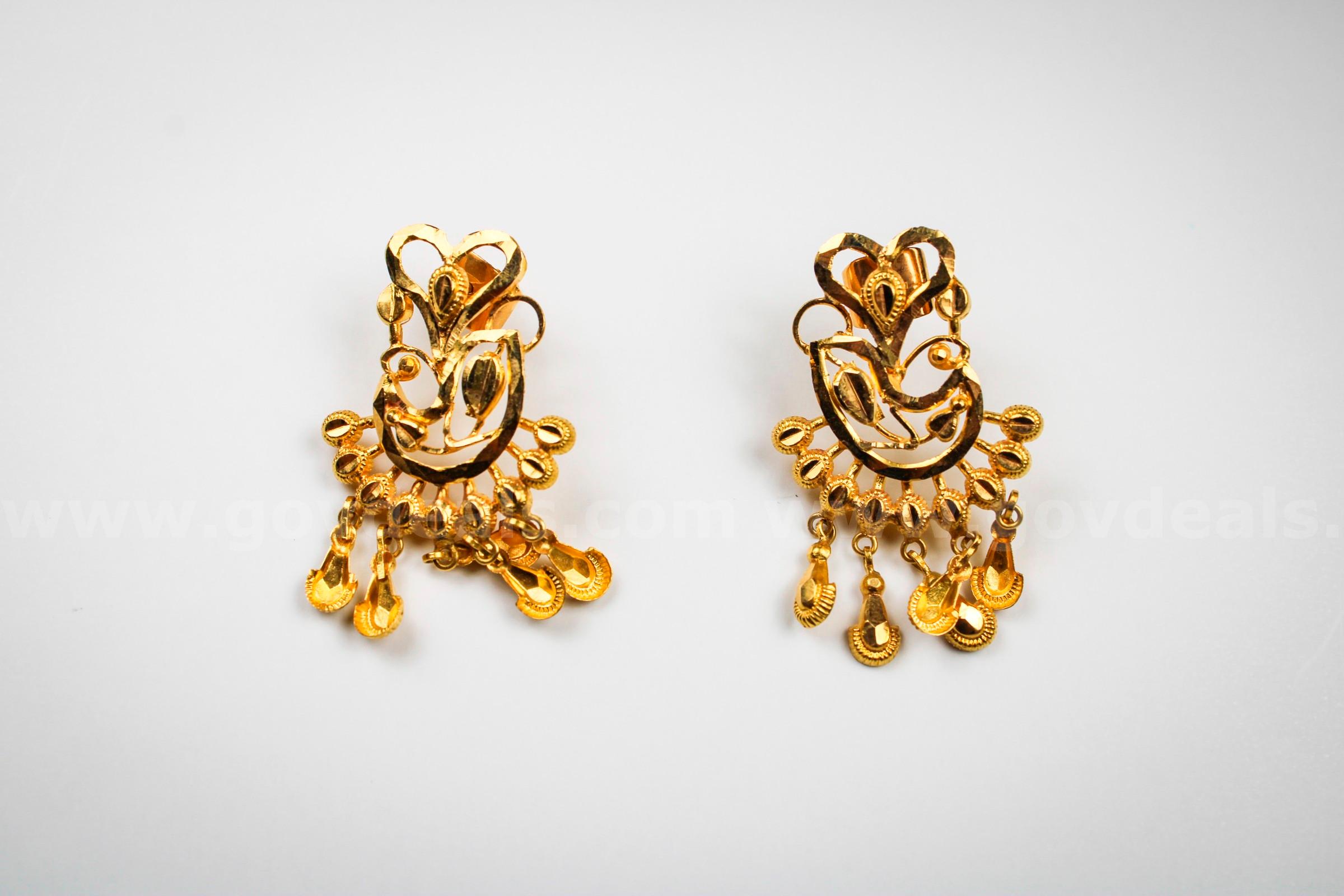 Solid Gold & Costume Jewelry Lot   Government Surplus Auction - Photo #3
