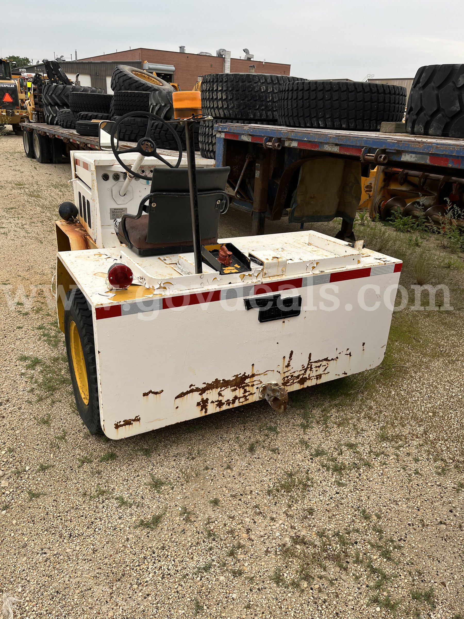 1963 Mercury Super Huskie Tractor Mercury Super Huskie Government Surplus Auction - Photo #2