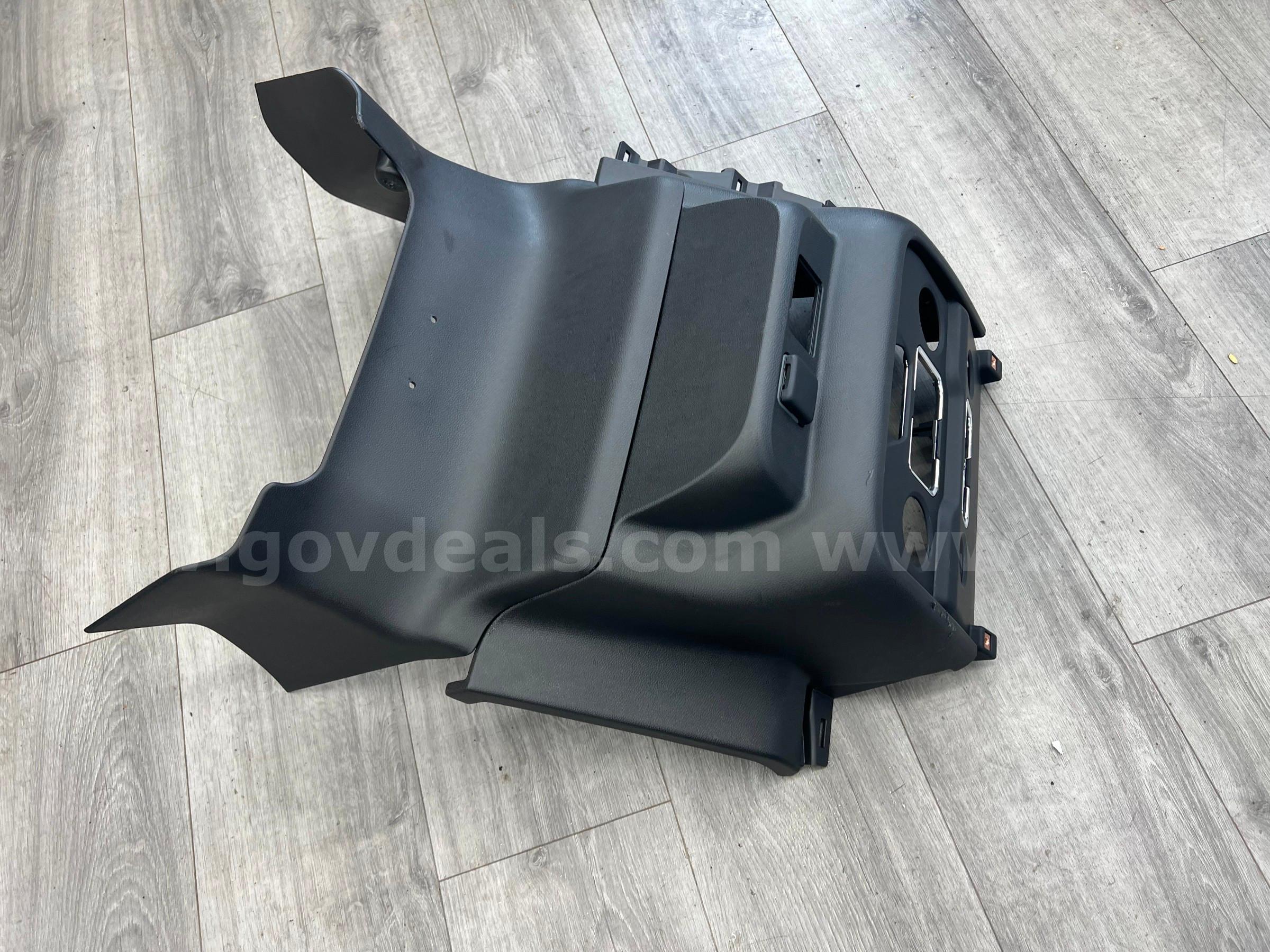 2021-2025 Chevy Tahoe Dash Radio Trim w/ Lower Console Cover New Takeoffs Chevrolet Tahoe Government Surplus Auction - Photo #3
