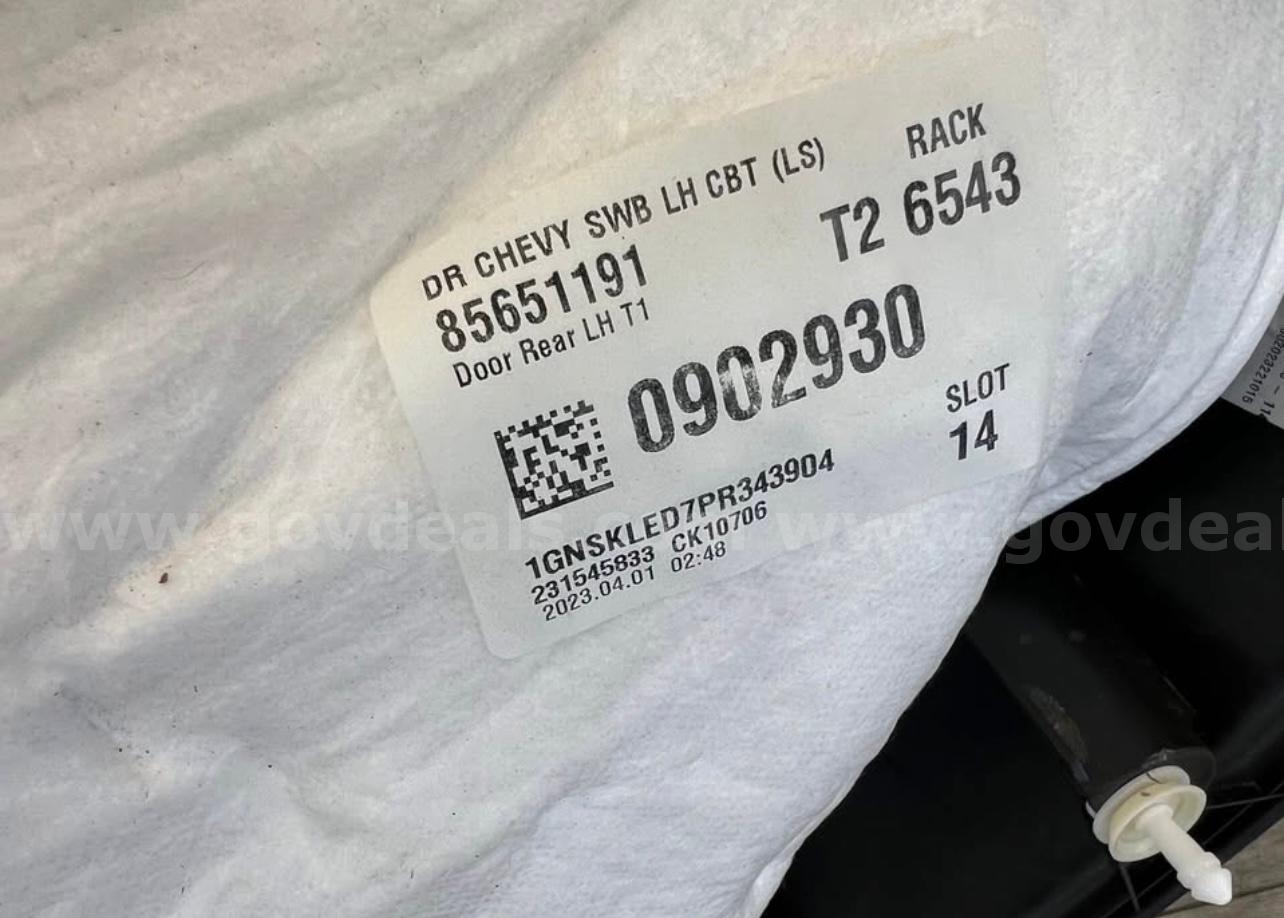 NEW 2021-2024 Chevy Tahoe/GMC Yukon Rear Door Panels SET, Right and Left Chevrolet Tahoe Government Surplus Auction - Photo #3