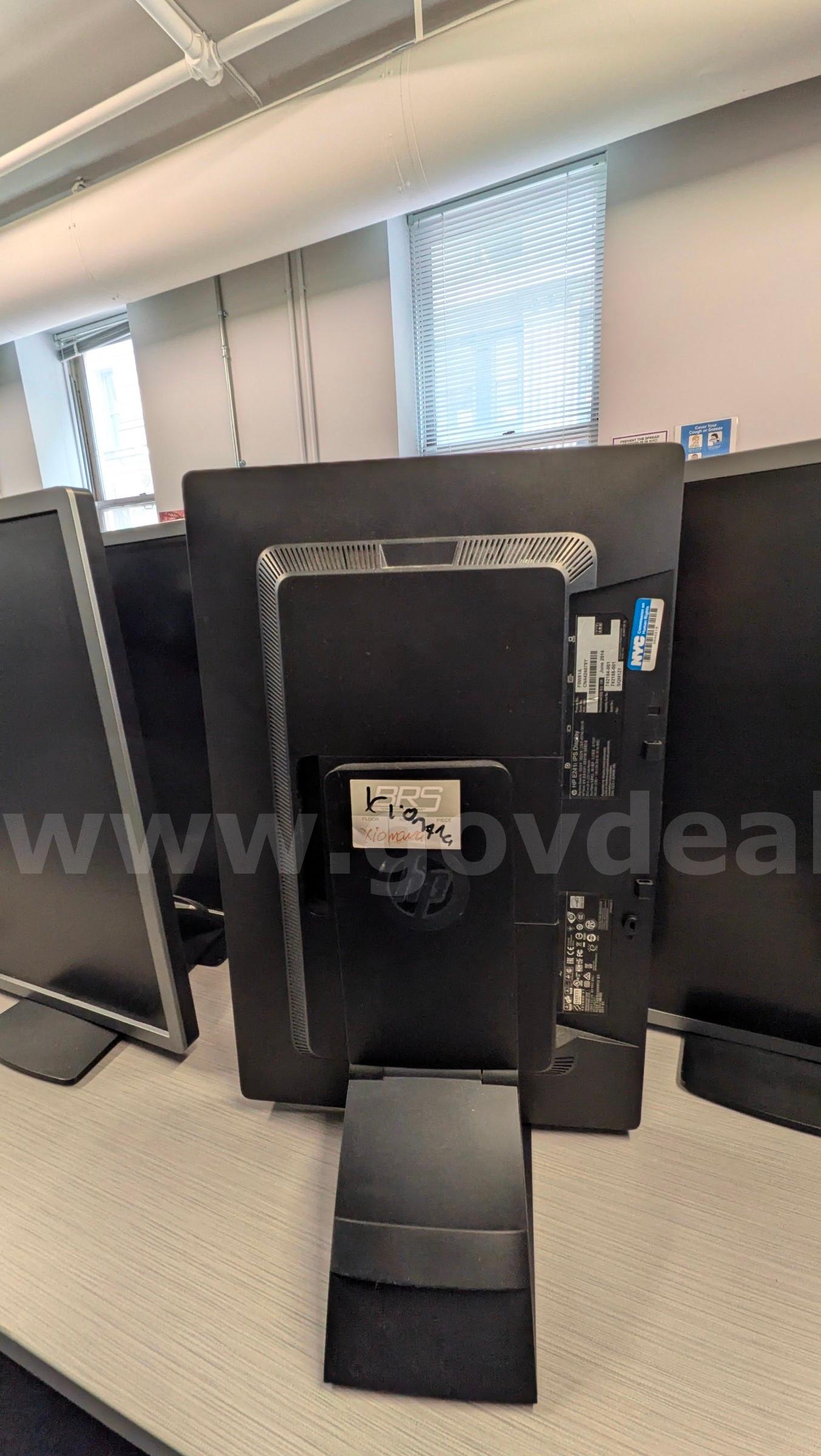 Computers and Monitors - Lot of 8   Government Surplus Auction - Photo #5