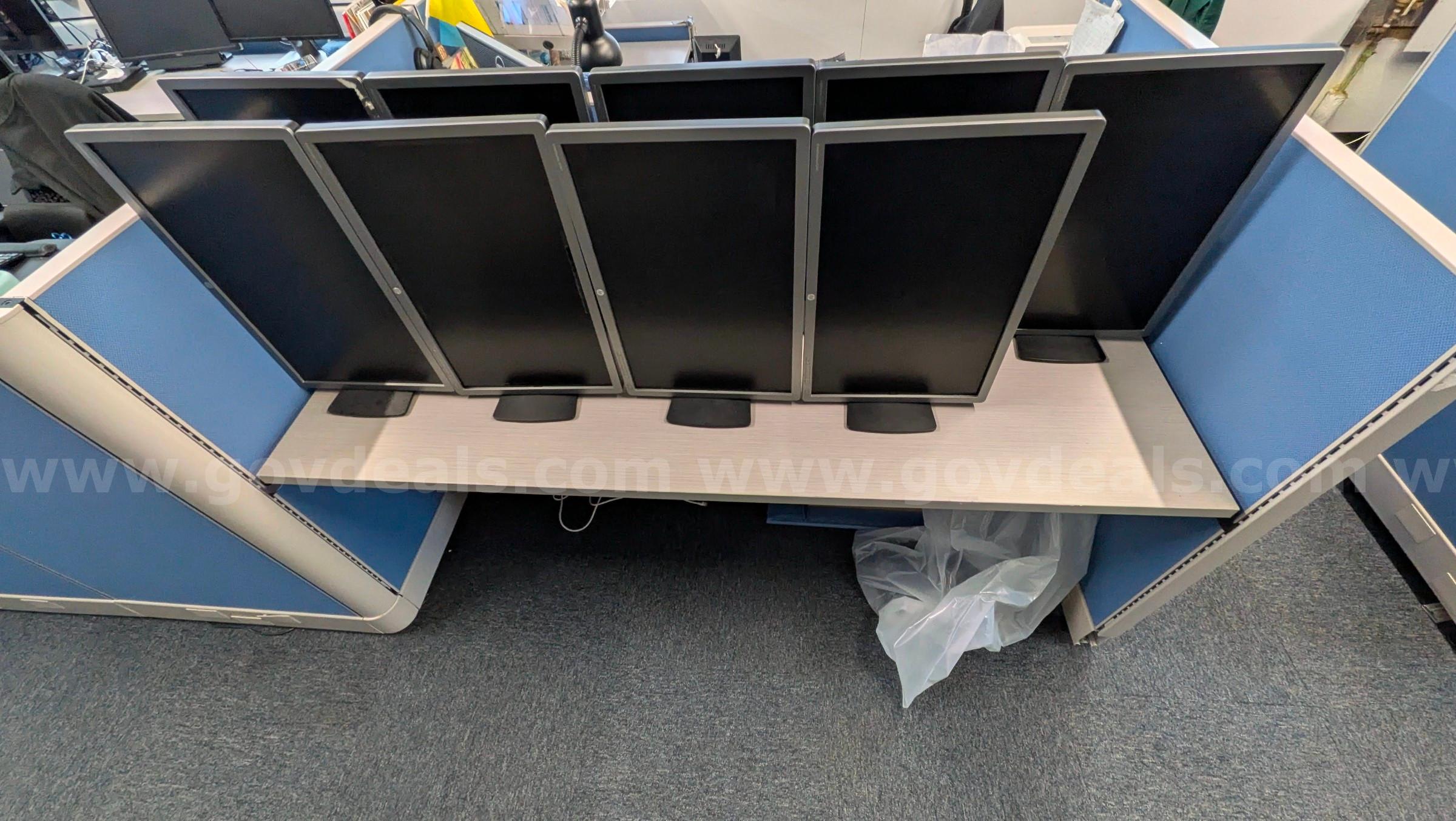 Computers and Monitors - Lot of 8   Government Surplus Auction - Photo #6