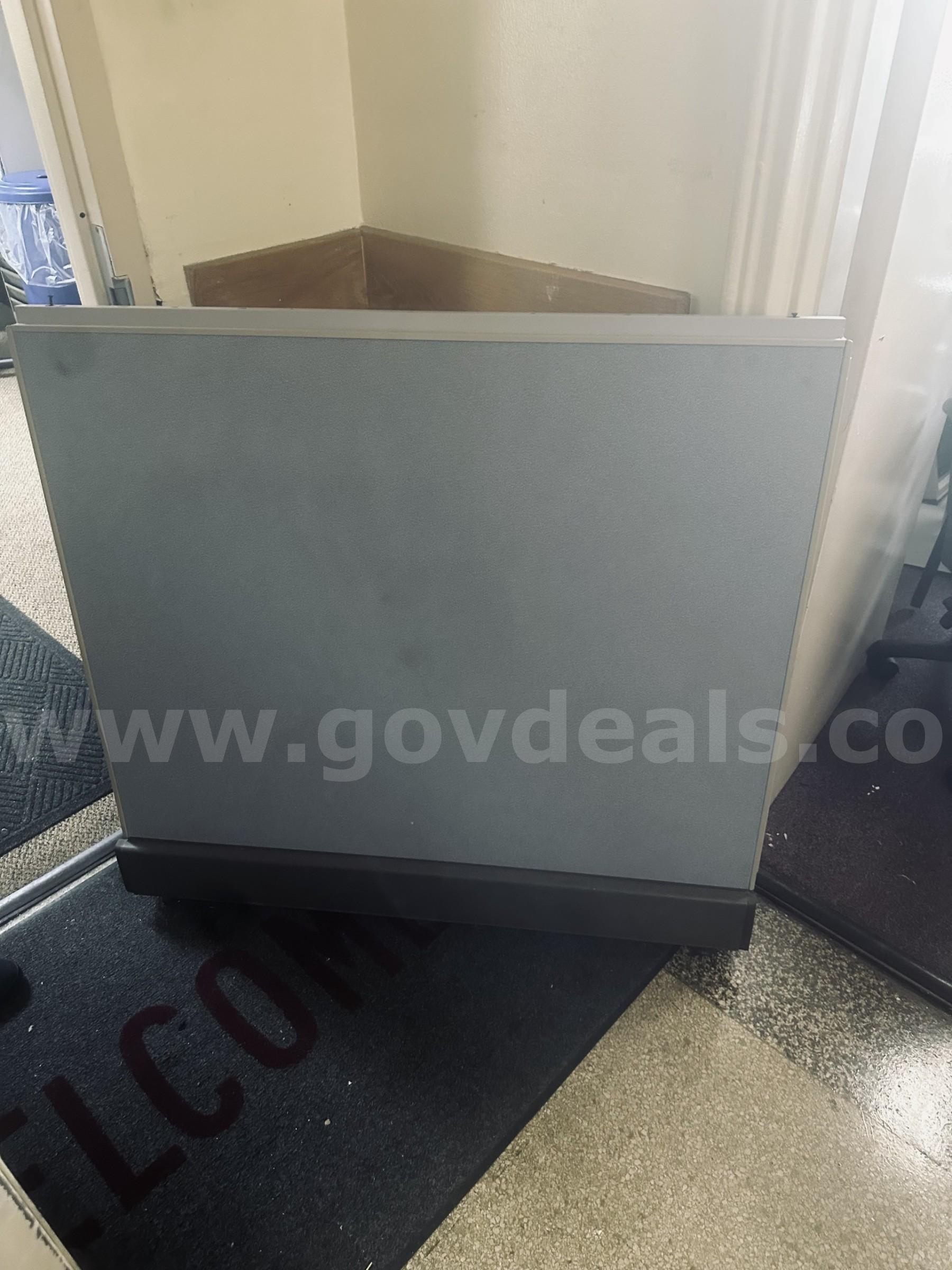 Herman Miller Cubicle Parts   Government Surplus Auction - Photo #2