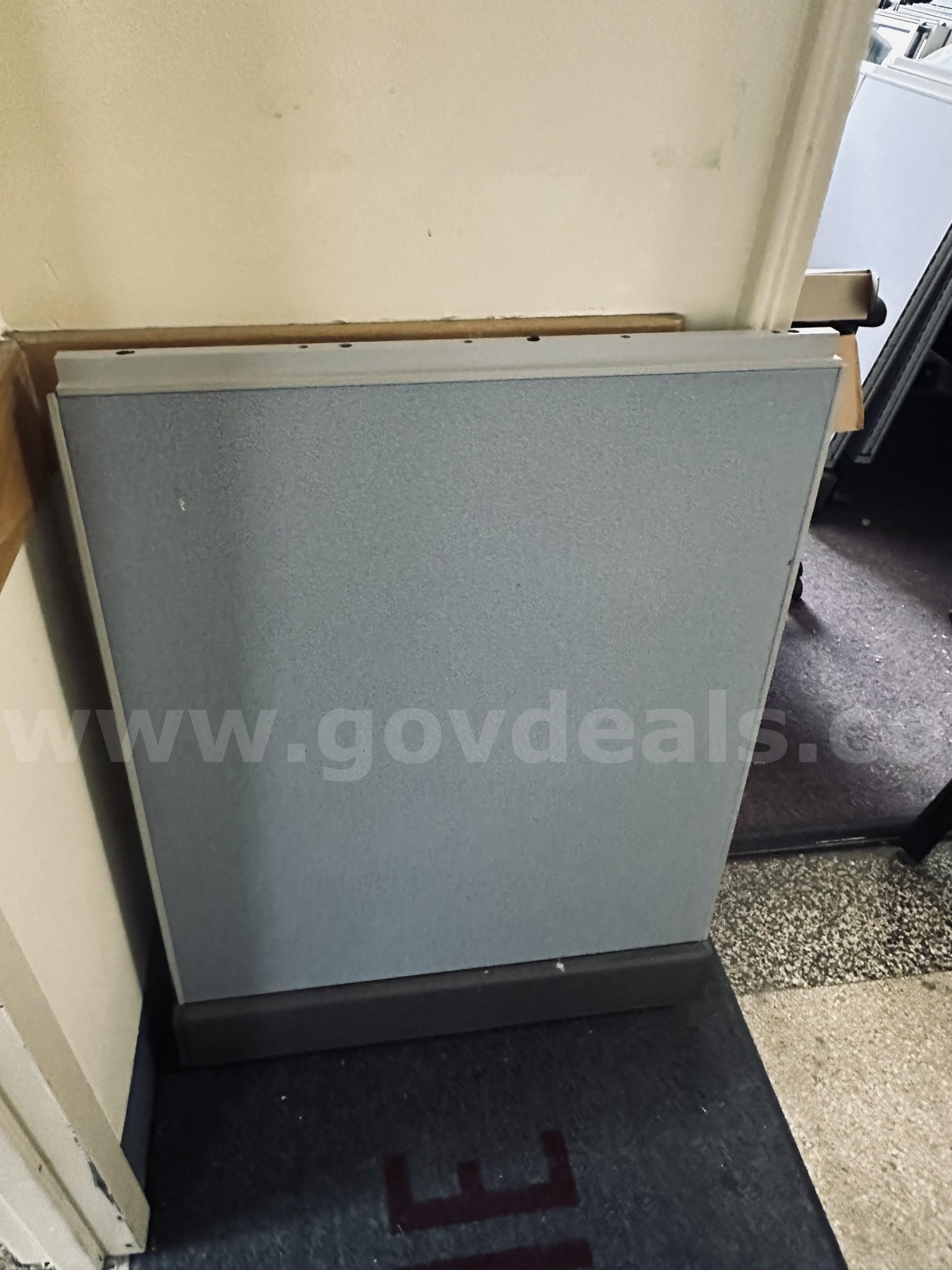 Herman Miller Cubicle Parts   Government Surplus Auction - Photo #4