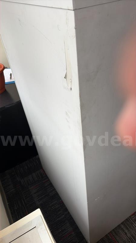 Gray - 4 Drawer - Metal Cabinet - Key not Included   Government Surplus Auction - Photo #3
