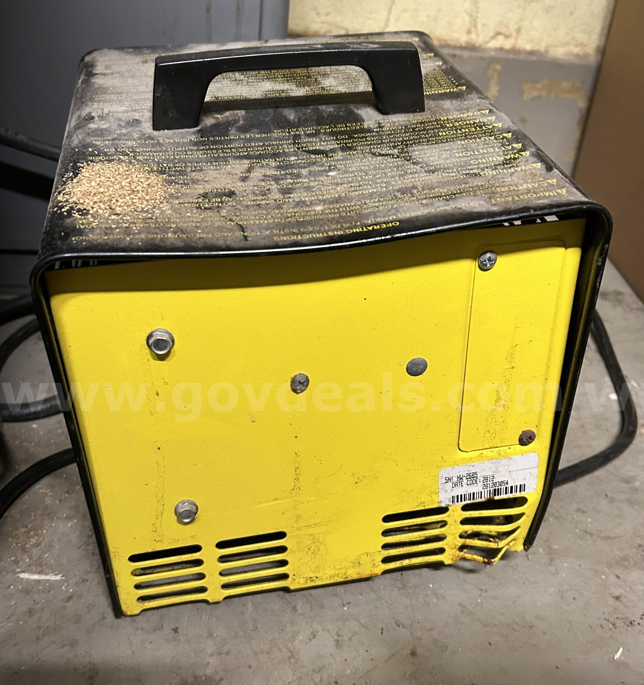 Automatic Battery Charger  Charger Government Surplus Auction - Photo #2