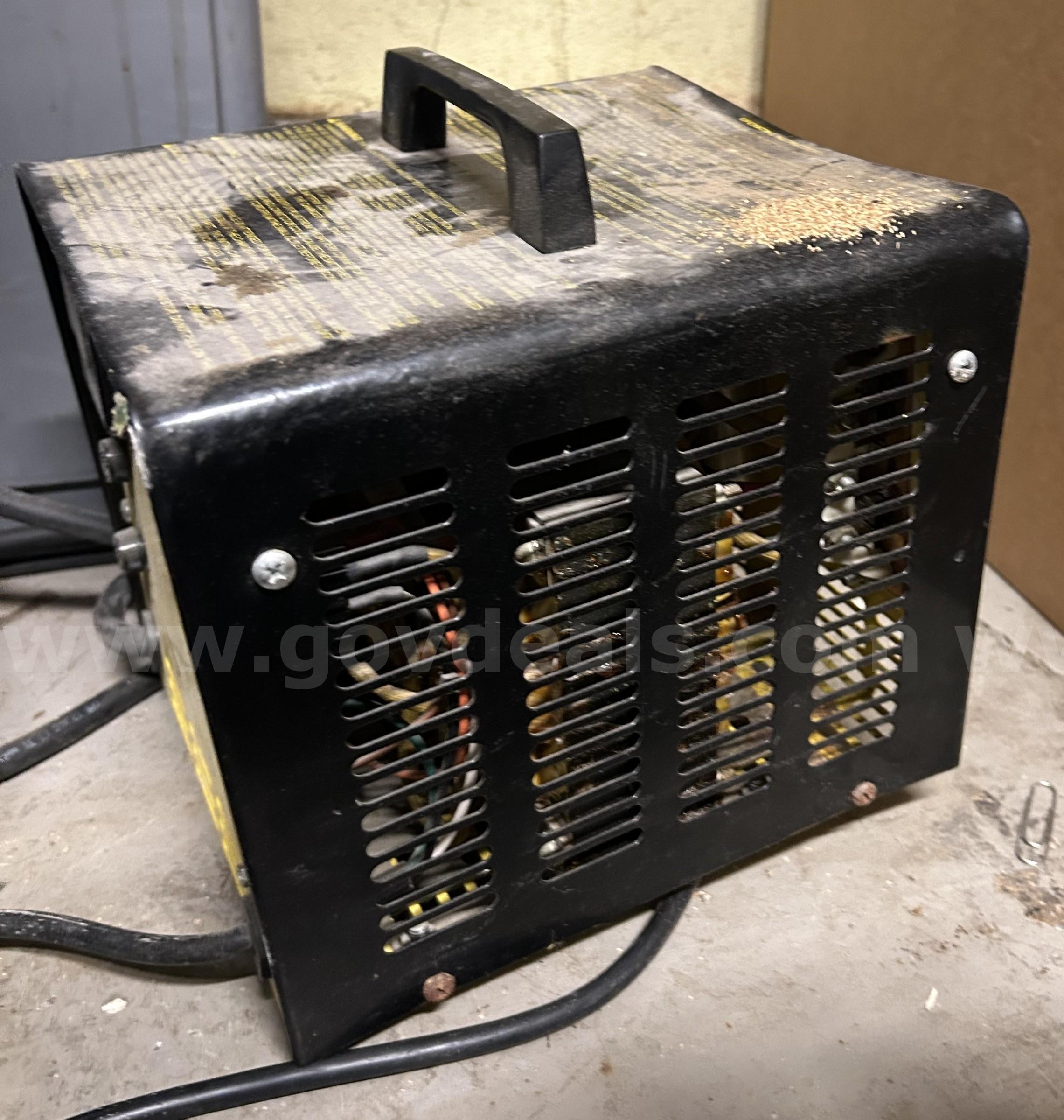 Automatic Battery Charger  Charger Government Surplus Auction - Photo #3