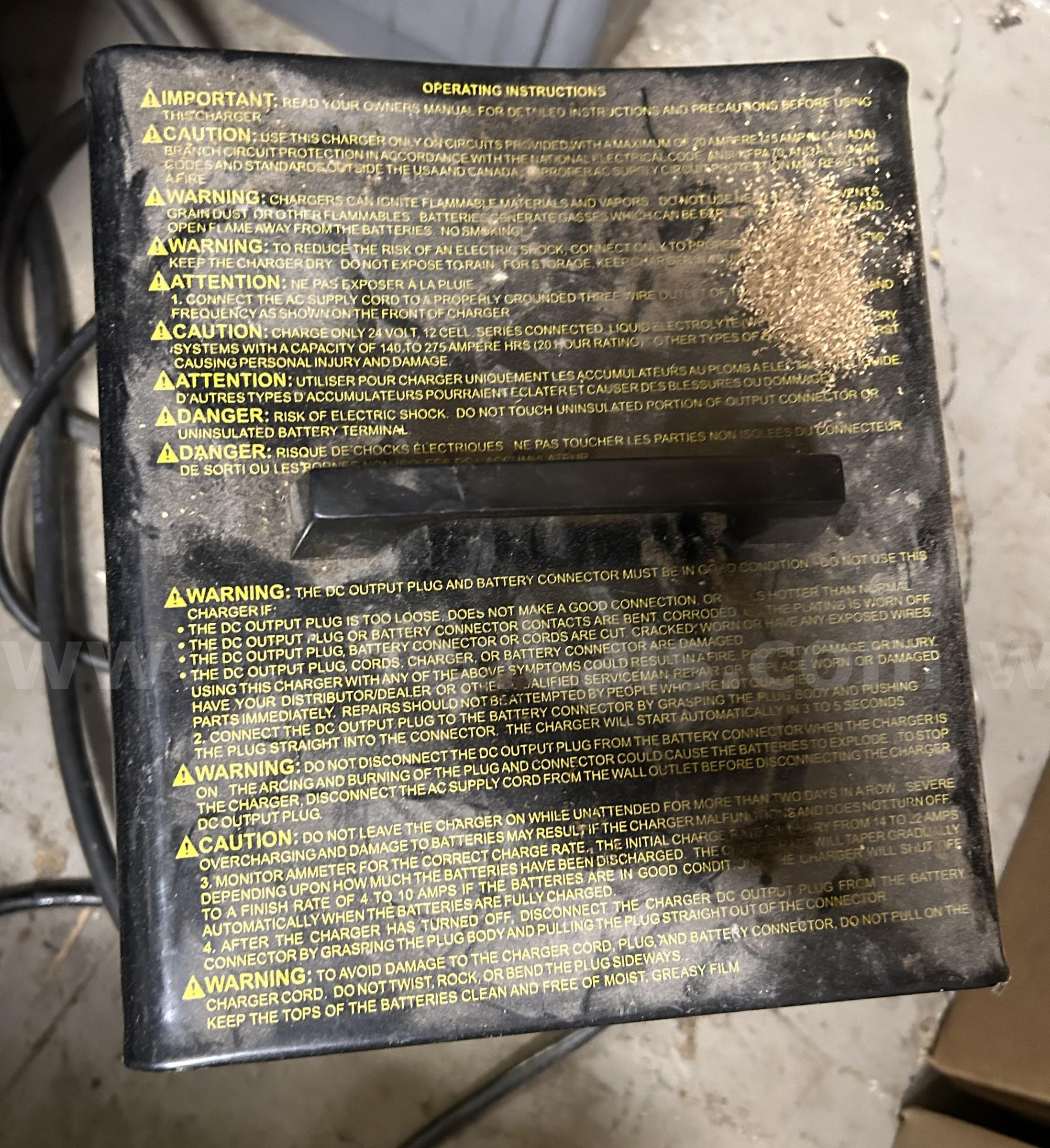 Automatic Battery Charger  Charger Government Surplus Auction - Photo #5