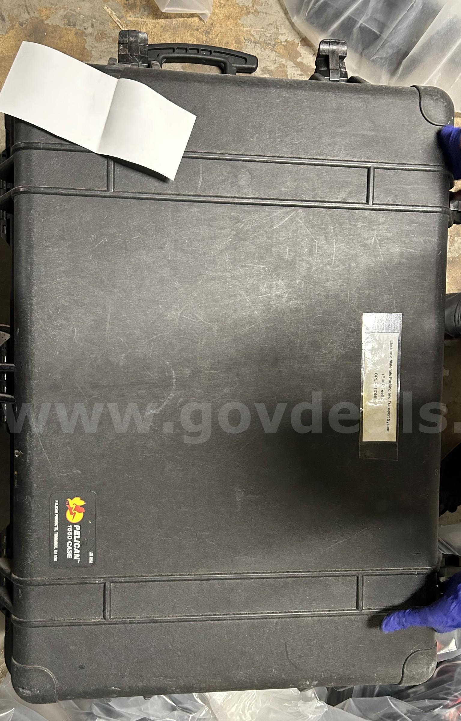Protective rolling carry on case Case  Government Surplus Auction - Primary Photo
