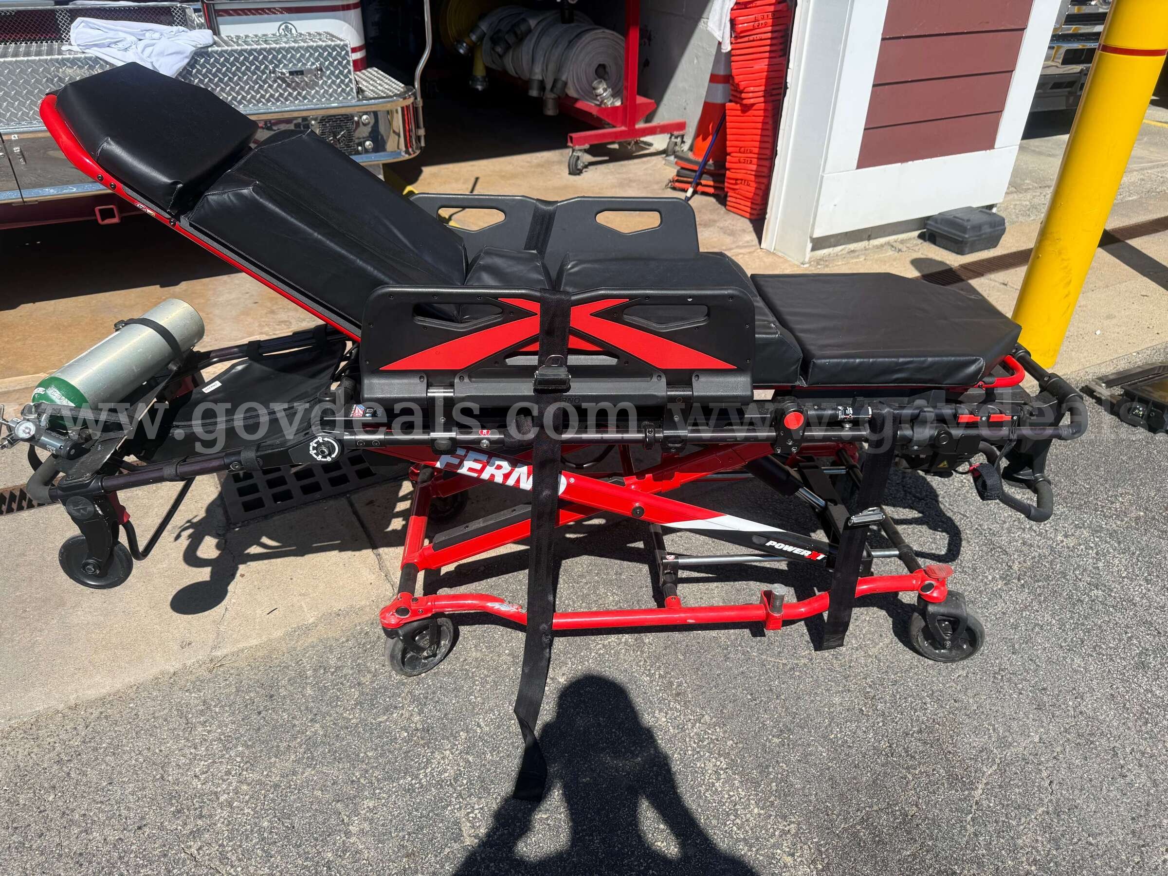 Ferno PowerX1 + Loading Track, Charger, 1 Battery  Charger Government Surplus Auction - Primary Photo