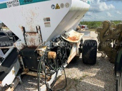 DAKOTA TURF TENDER 440  440 Government Surplus Auction - Photo #4