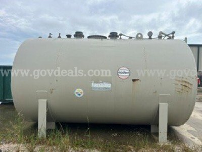 Fuel Tank, 5000 Gallon Modern Welding Co. 5000 Government Surplus Auction - Primary Photo
