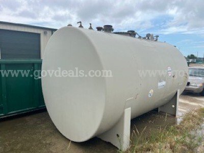 Fuel Tank, 5000 Gallon Modern Welding Co. 5000 Government Surplus Auction - Photo #4