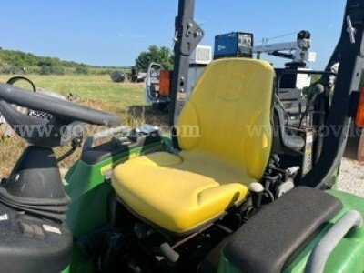 John Deere 3320 John Deere 3320 Government Surplus Auction - Photo #6