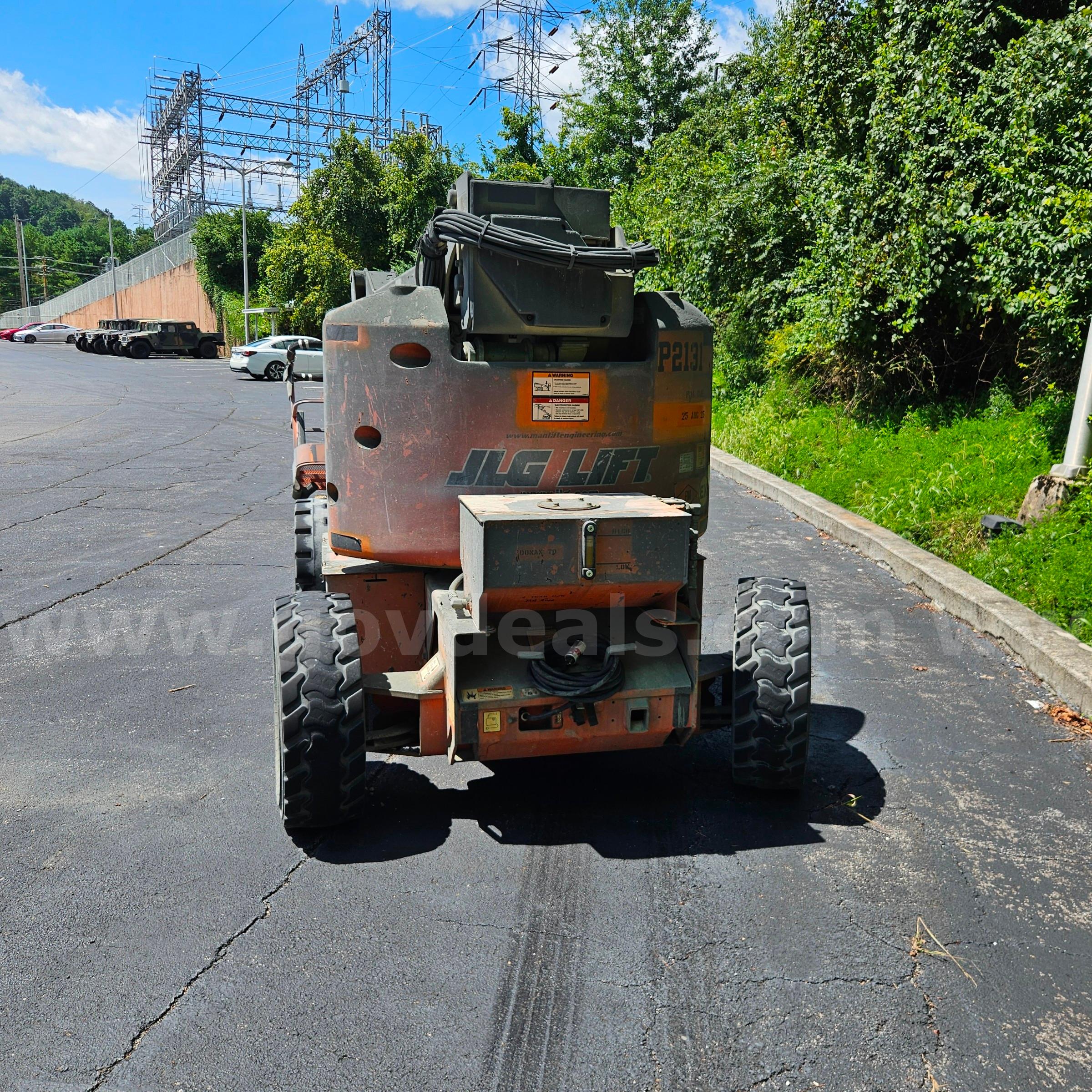 JLG LIFT, model E450AJ JLG E450AJ Government Surplus Auction - Photo #6