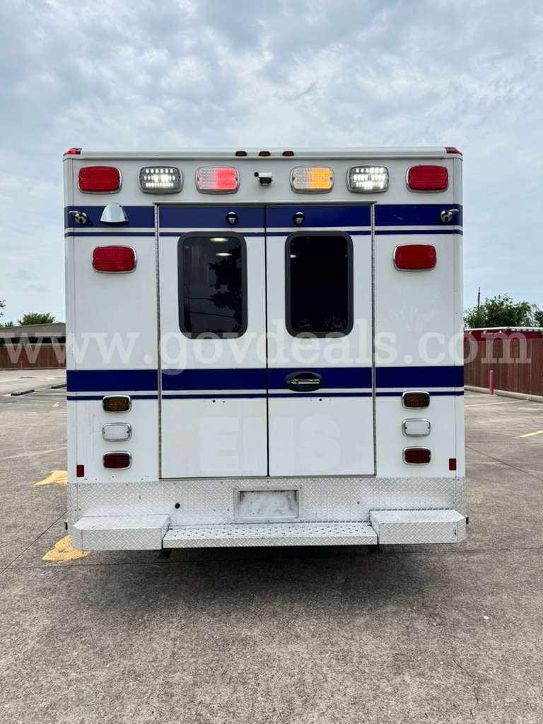 2018 Chevrolet Express Type 3 GAS Ambulance Chevrolet Express Government Surplus Auction - Photo #4