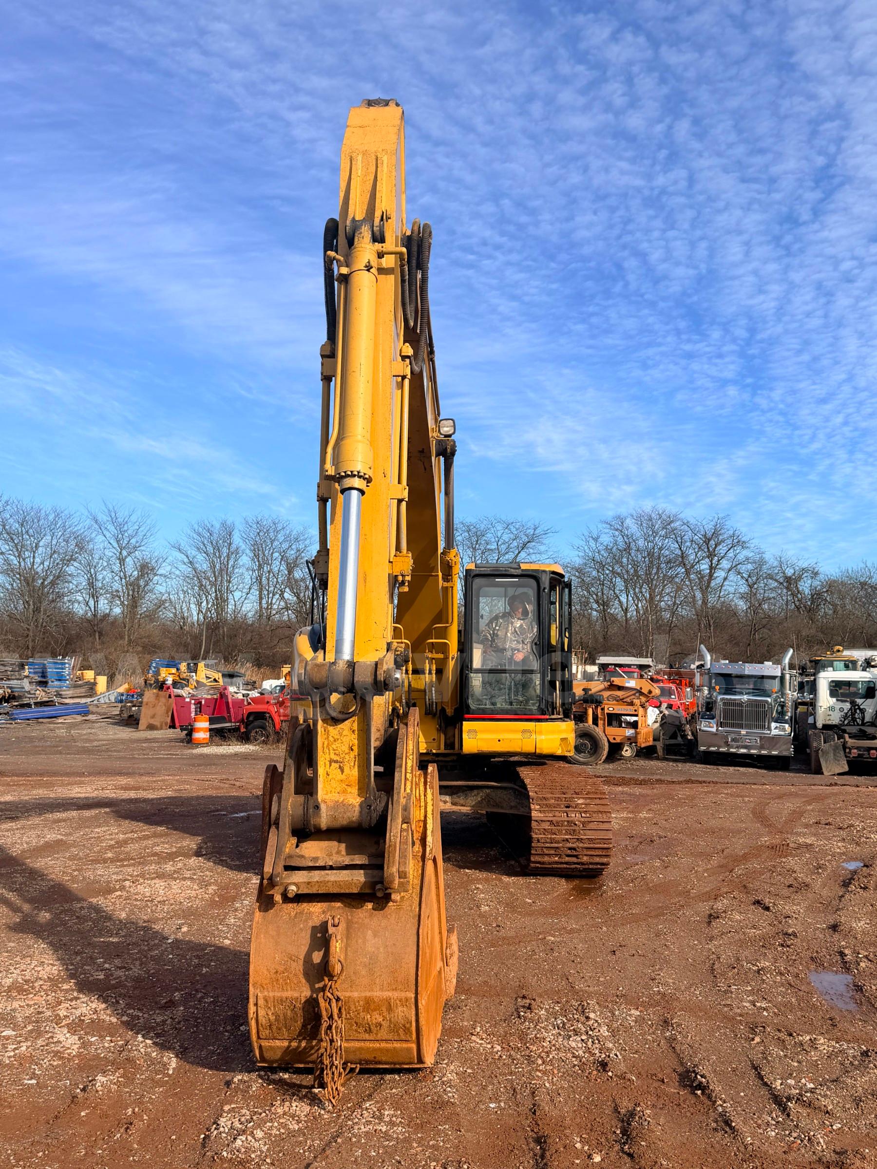 2003 CATERPILLAR 321B LCR EXCAVATOR CATERPILLAR 321B Government Surplus Auction - Photo #2